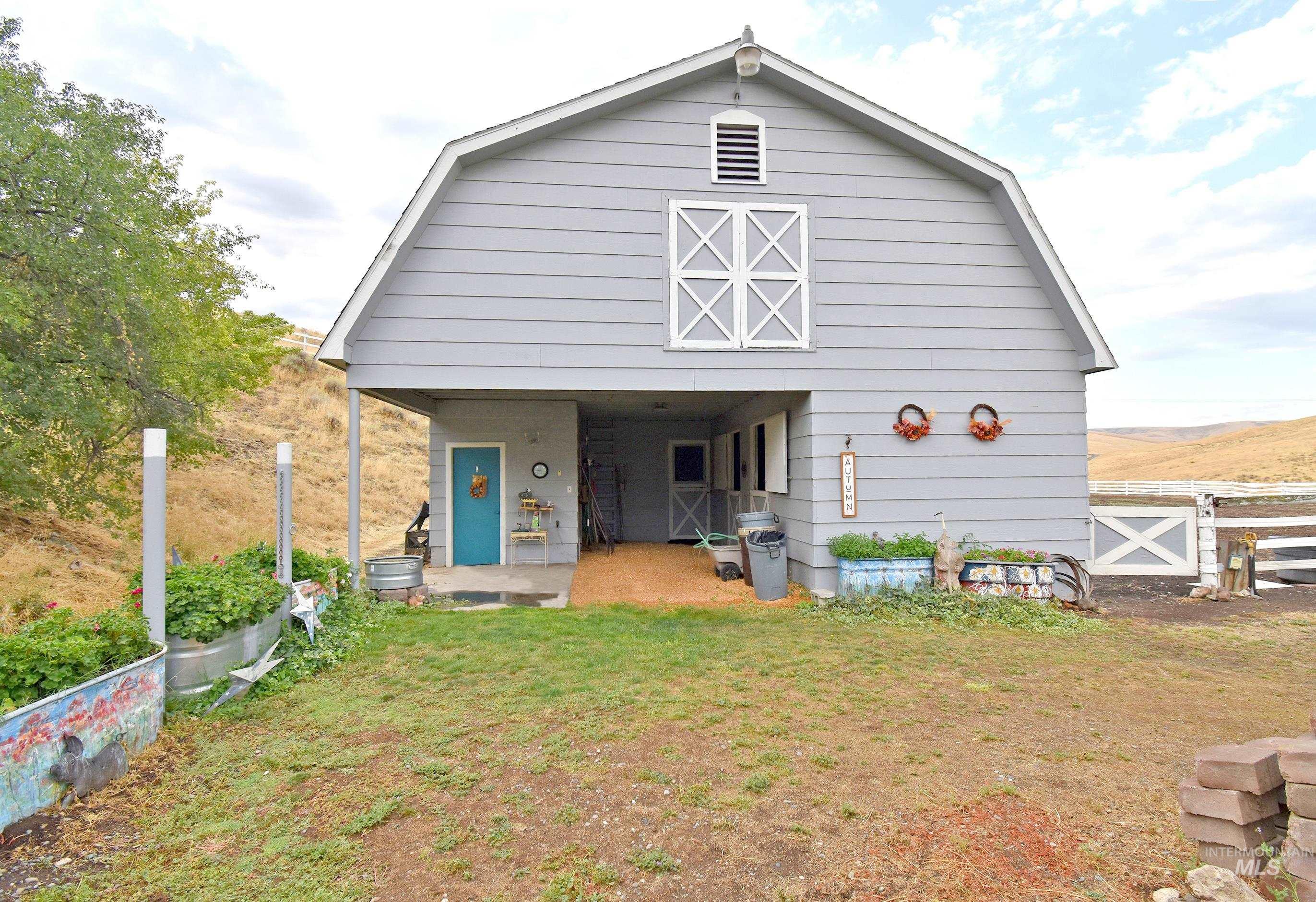 531 Silcott Road, Clarkston, Washington 99403, 3 Bedrooms, 2.5 Bathrooms, Residential For Sale, Price $1,500,000, 98961508