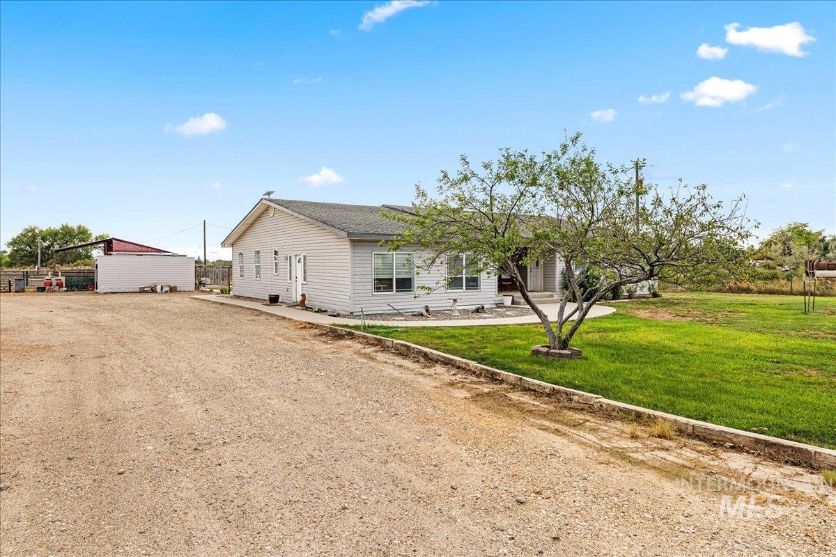 3697 Watson Ln, Homedale, Idaho 83628, 4 Bedrooms, 2.5 Bathrooms, Residential For Sale, Price $525,000, 98961515