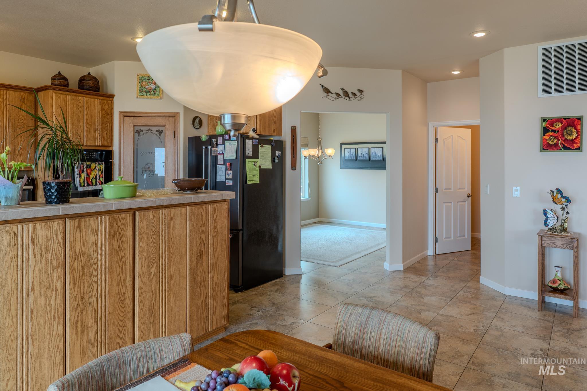 2460 Valleyview Drive, Clarkston, Washington 99403, 4 Bedrooms, 3 Bathrooms, Residential For Sale, Price $700,000, 98961532