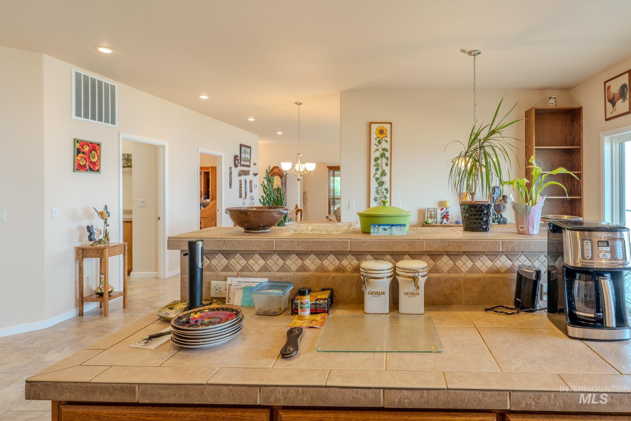 2460 Valleyview Drive, Clarkston, Washington 99403, 4 Bedrooms, 3 Bathrooms, Residential For Sale, Price $700,000, 98961532