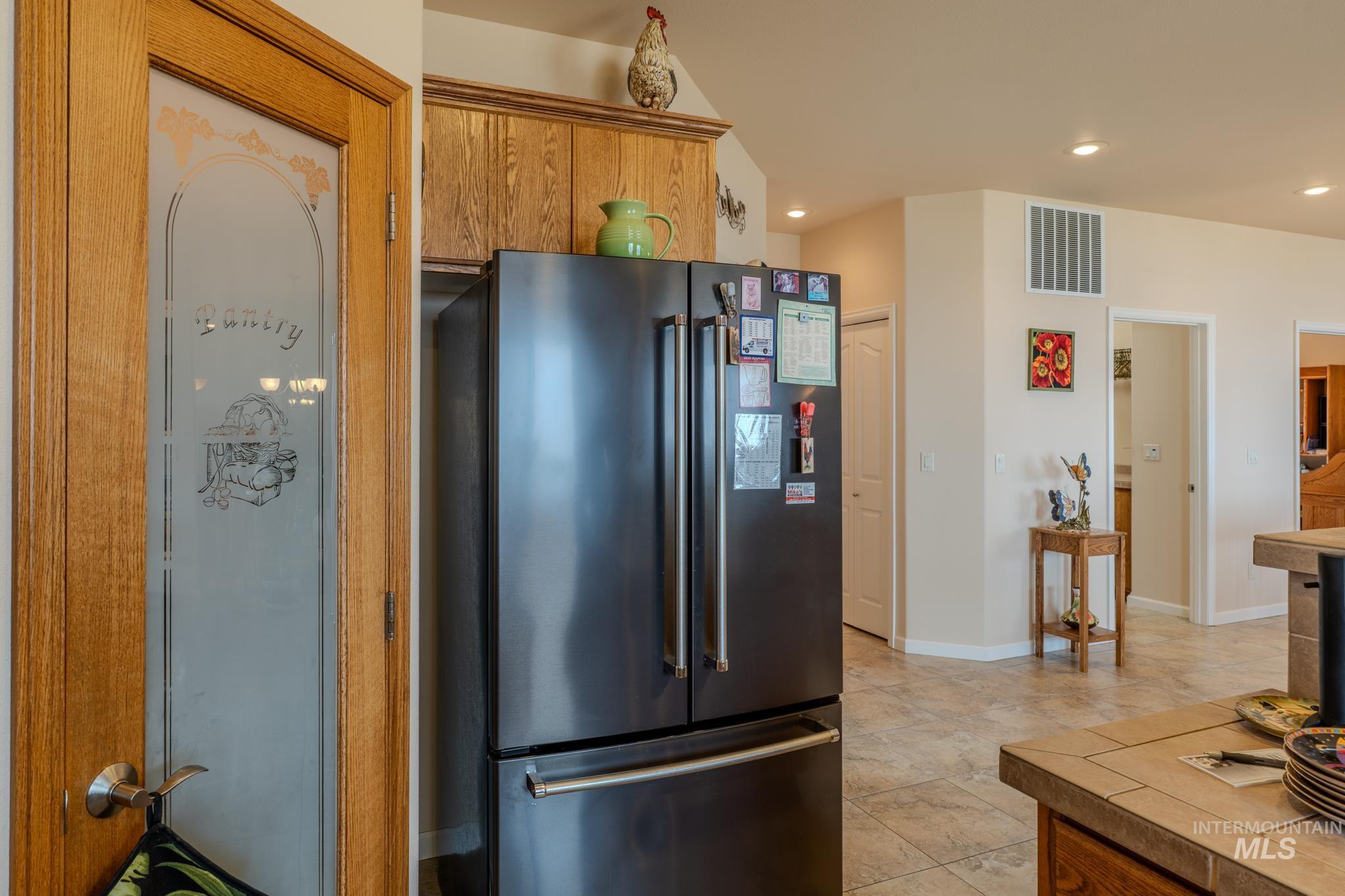 2460 Valleyview Drive, Clarkston, Washington 99403, 4 Bedrooms, 3 Bathrooms, Residential For Sale, Price $700,000, 98961532