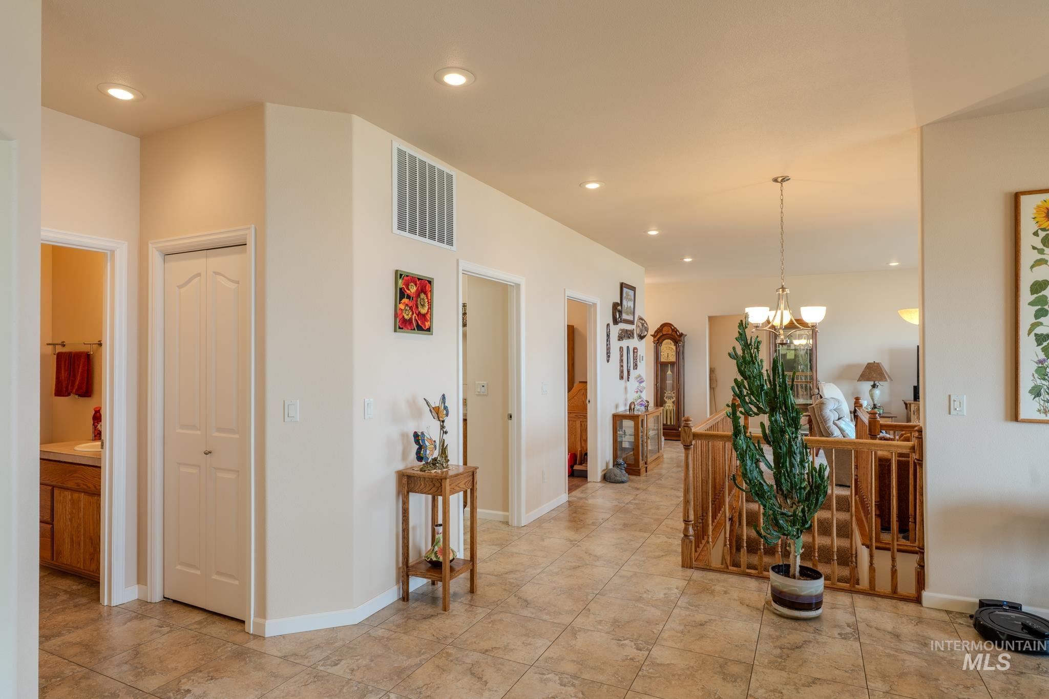 2460 Valleyview Drive, Clarkston, Washington 99403, 4 Bedrooms, 3 Bathrooms, Residential For Sale, Price $700,000, 98961532