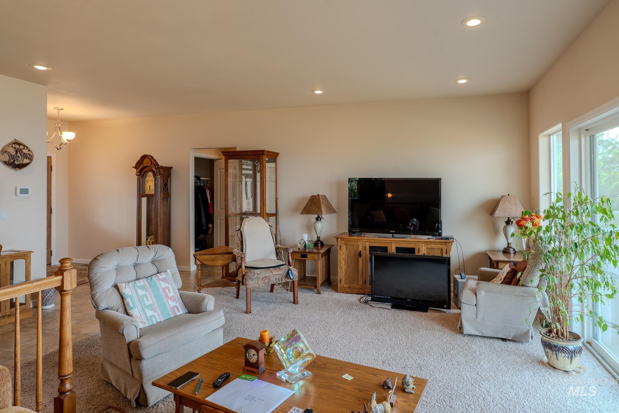 2460 Valleyview Drive, Clarkston, Washington 99403, 4 Bedrooms, 3 Bathrooms, Residential For Sale, Price $700,000, 98961532