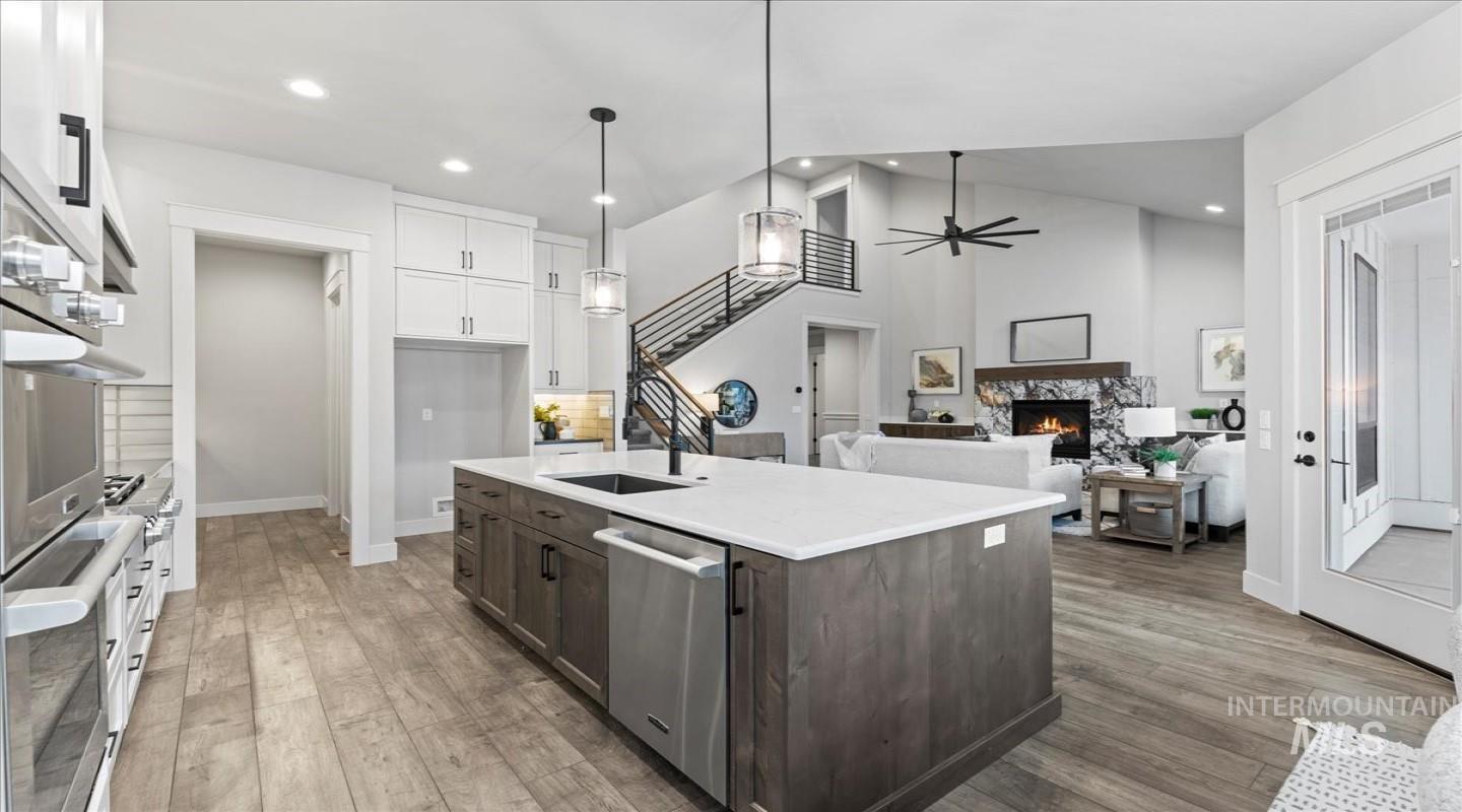 6872 N Valley Breeze Avenue, Meridian, Idaho 83646, 4 Bedrooms, 3.5 Bathrooms, Residential For Sale, Price $847,900, 98961544
