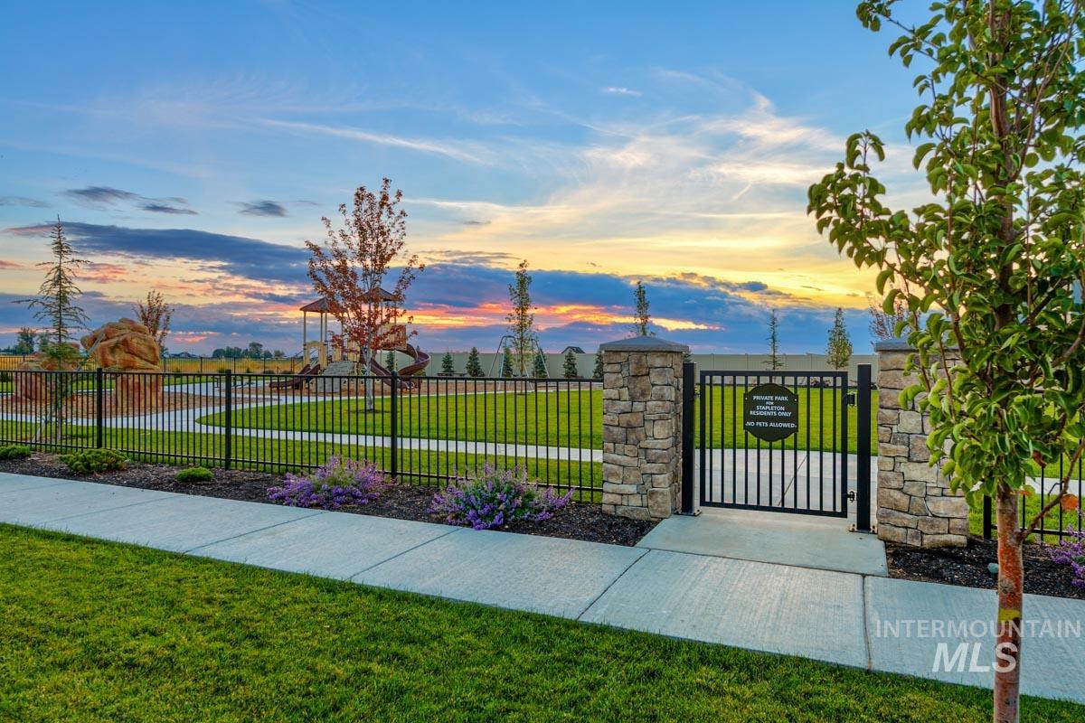 254 W Broyhill St., Meridian, Idaho 83642, 4 Bedrooms, 2.5 Bathrooms, Residential For Sale, Price $466,800, 98961557