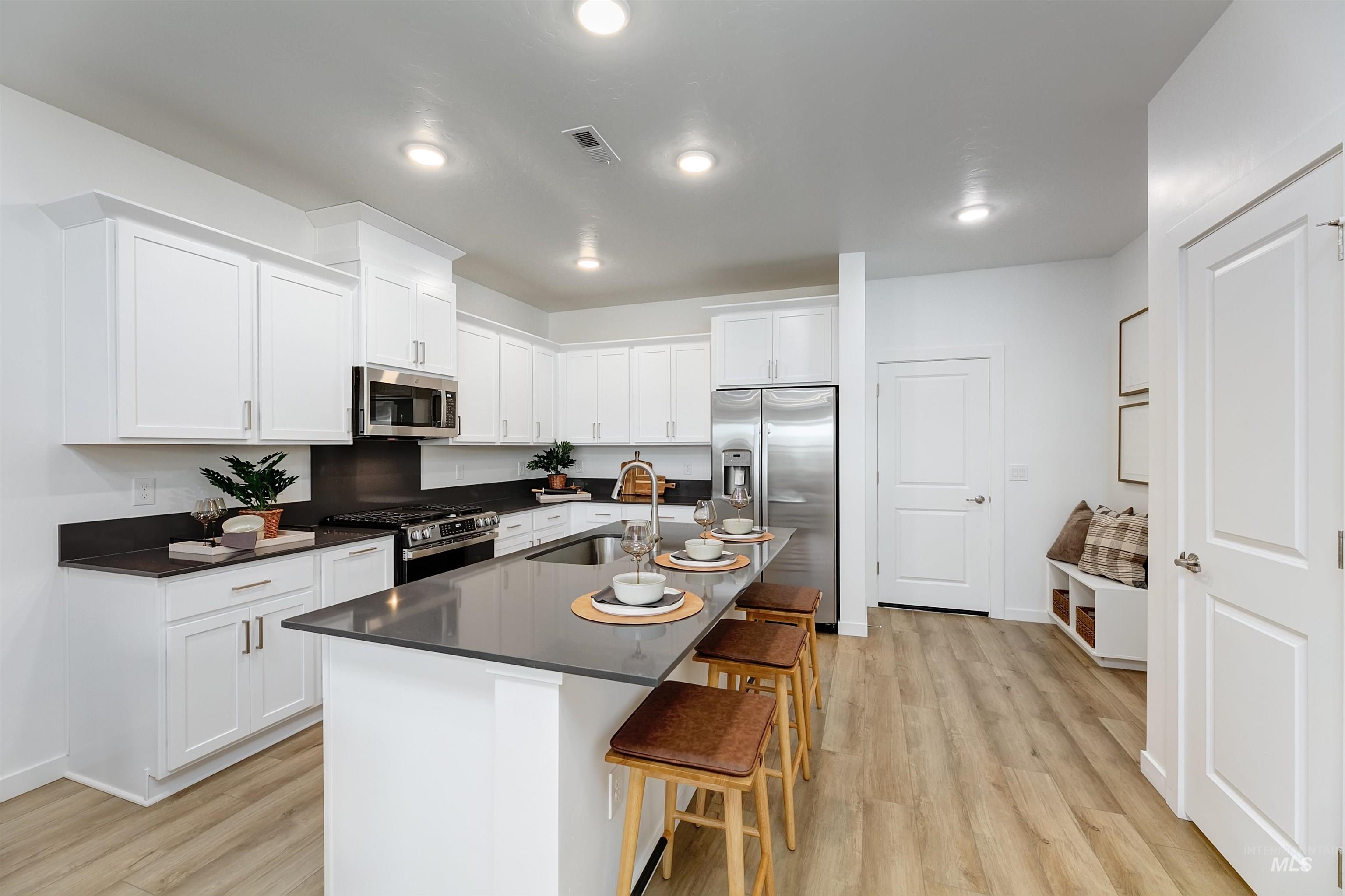 4114 W Perspective St, Eagle, Idaho 83616, 3 Bedrooms, 2.5 Bathrooms, Residential For Sale, Price $402,900, 98961558