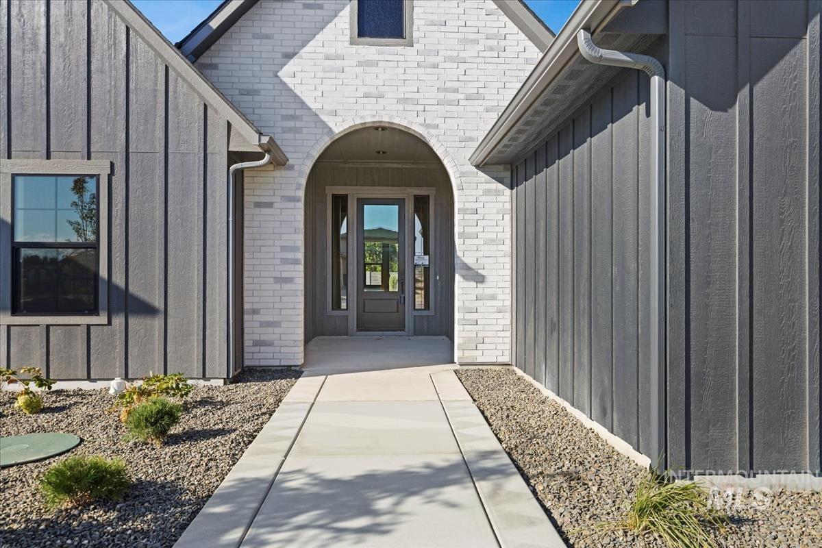 7168 E Chicken Hawk Loop, Nampa, Idaho 83686, 3 Bedrooms, 2.5 Bathrooms, Residential For Sale, Price $880,000, 98961562