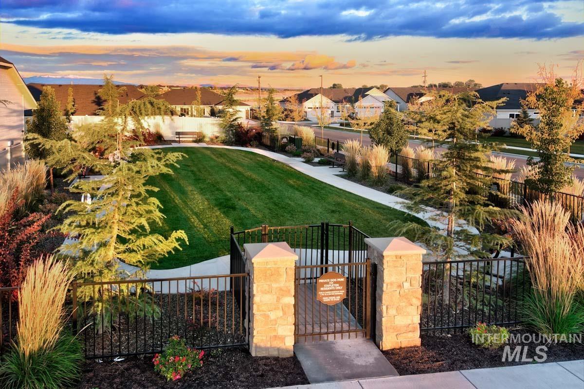 266 W Broyhill St., Meridian, Idaho 83642, 4 Bedrooms, 2.5 Bathrooms, Residential For Sale, Price $452,800, 98961571