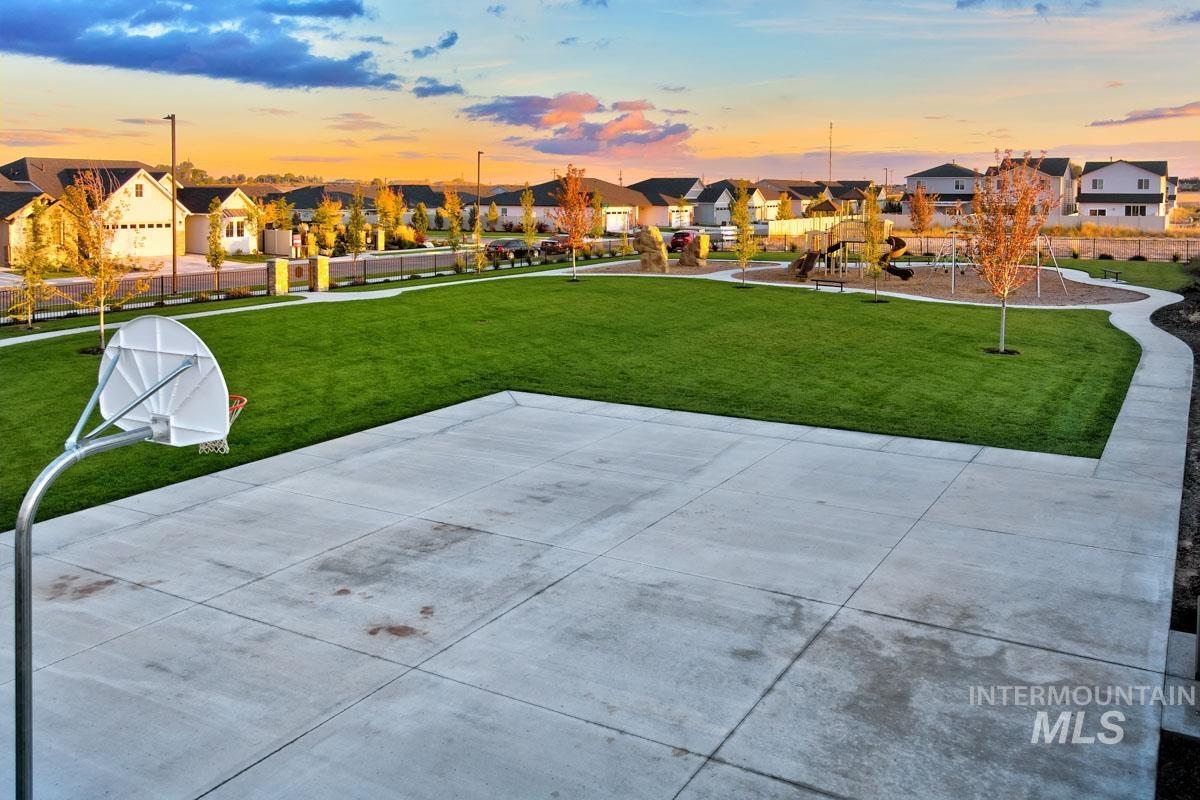 266 W Broyhill St., Meridian, Idaho 83642, 4 Bedrooms, 2.5 Bathrooms, Residential For Sale, Price $452,800, 98961571