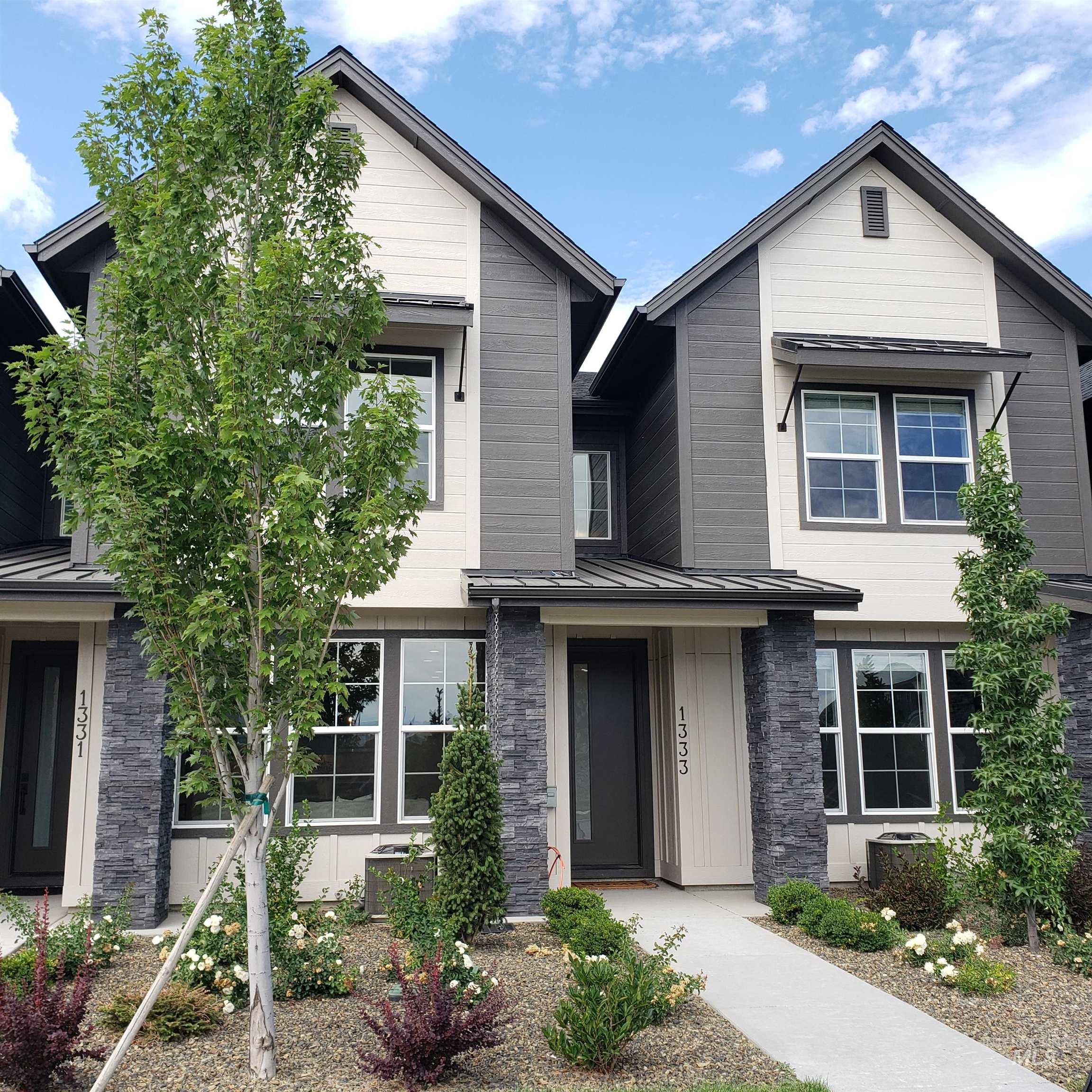1308 N Meadowglen, Meridian, Idaho 83642, 2 Bedrooms, 2.5 Bathrooms, Residential For Sale, Price $399,900, 98961588