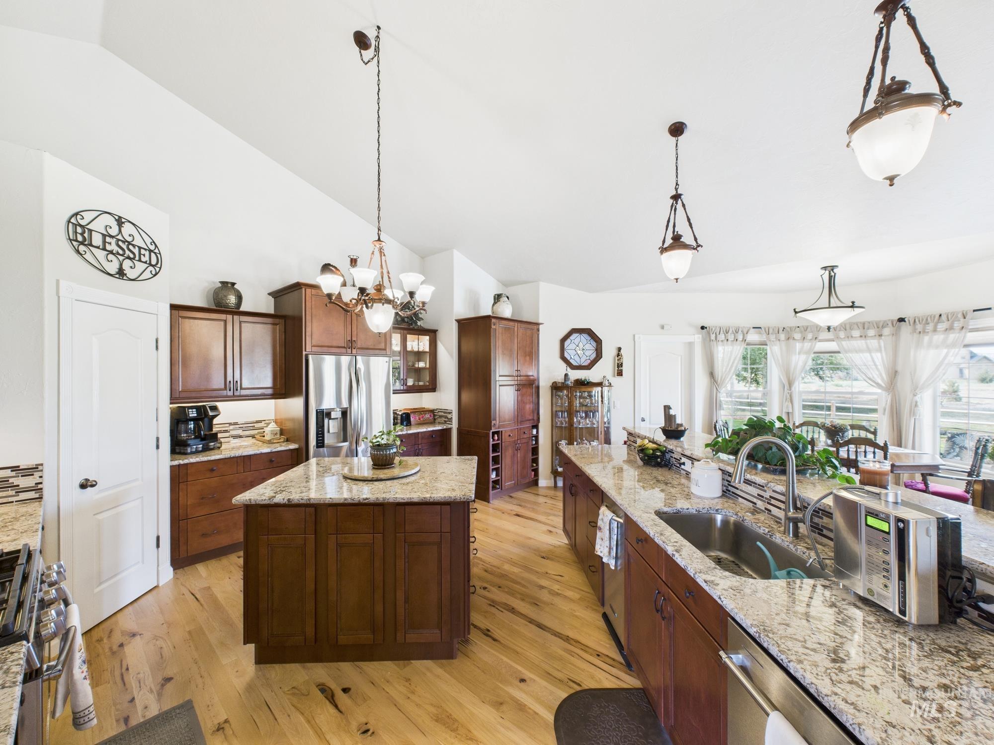 2405 Star Ln, Emmett, Idaho 83617, 3 Bedrooms, 2 Bathrooms, Residential For Sale, Price $1,200,000, 98961601