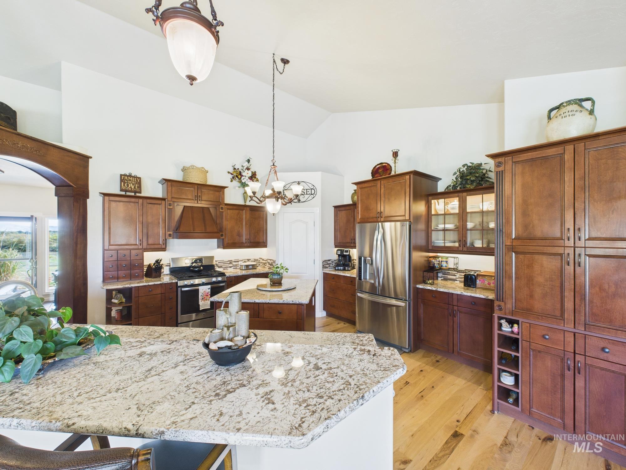 2405 Star Ln, Emmett, Idaho 83617, 3 Bedrooms, 2 Bathrooms, Residential For Sale, Price $1,200,000, 98961601