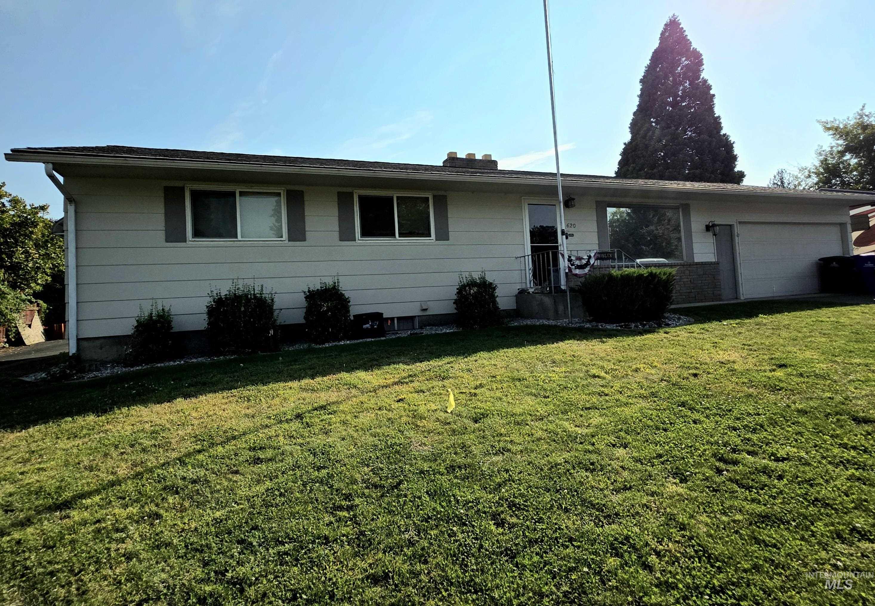 620 24th Ave, Lewiston, Idaho 83501, 5 Bedrooms, 3 Bathrooms, Residential For Sale, Price $399,000, 98961605