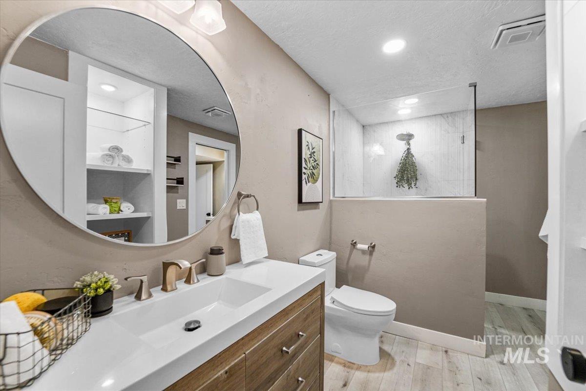 3200 N Mountain View Dr, Boise, Idaho 83704-4635, 5 Bedrooms, 5 Bathrooms, Residential For Sale, Price $2,250,000, 98961608