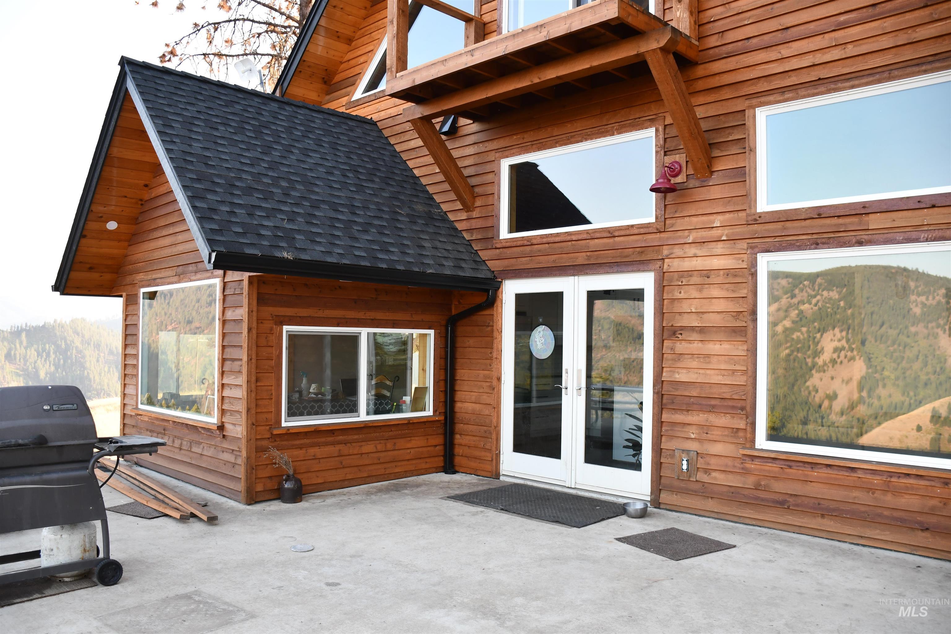 929 Mt. Idaho Grade Rd, Grangeville, Idaho 83530, 4 Bedrooms, 2 Bathrooms, Residential For Sale, Price $885,000, 98961614