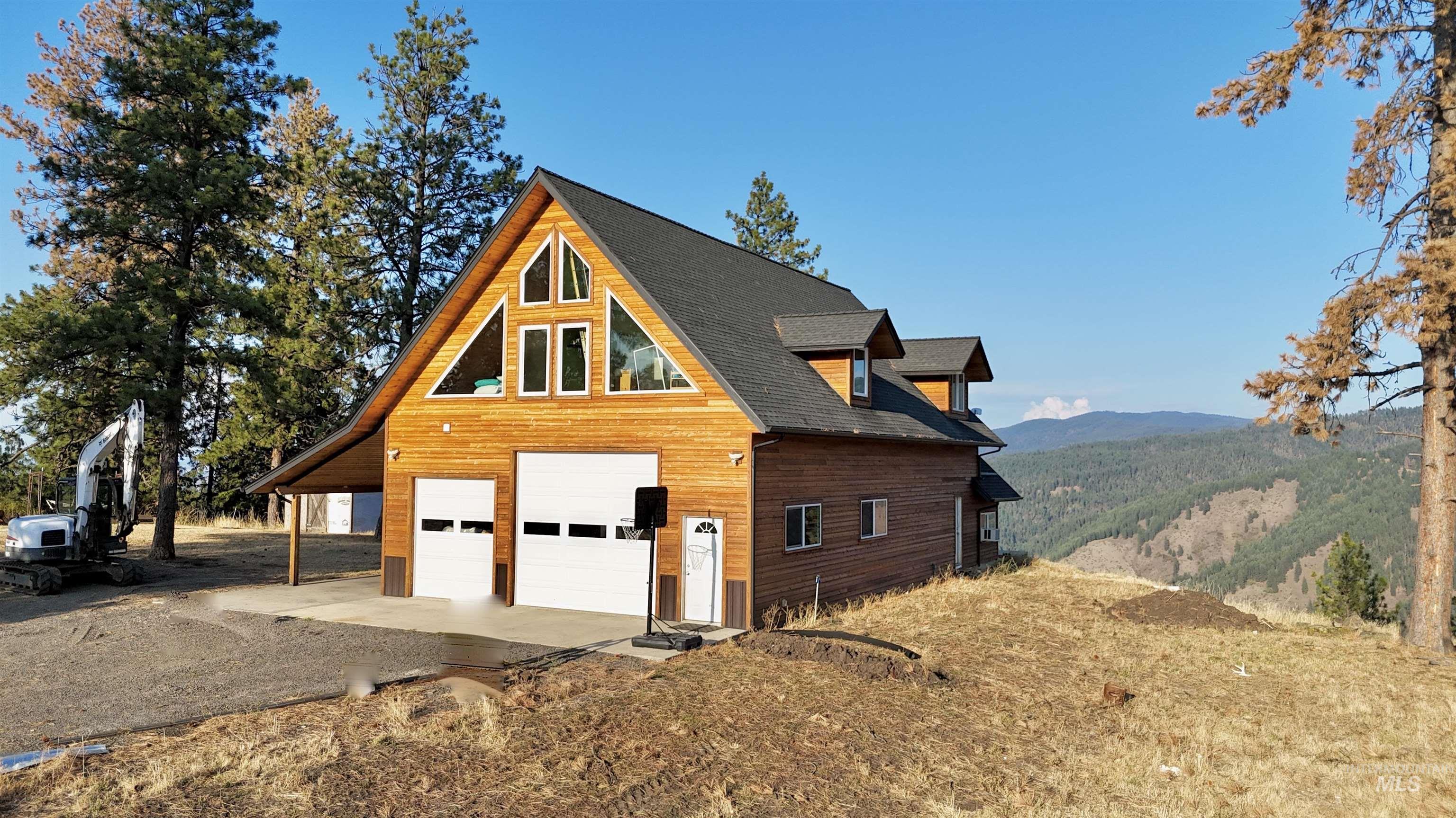 929 Mt. Idaho Grade Rd, Grangeville, Idaho 83530, 4 Bedrooms, 2 Bathrooms, Residential For Sale, Price $885,000, 98961614