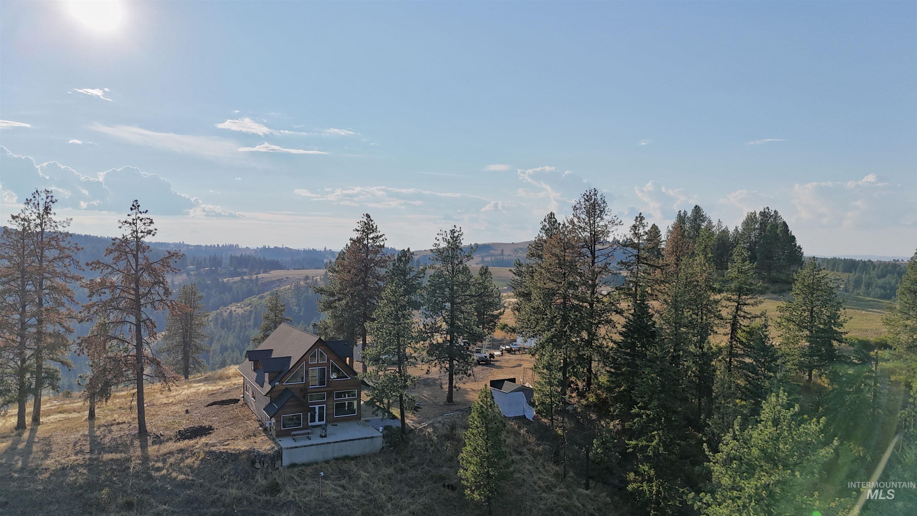 Aerial view of property and surrounding area