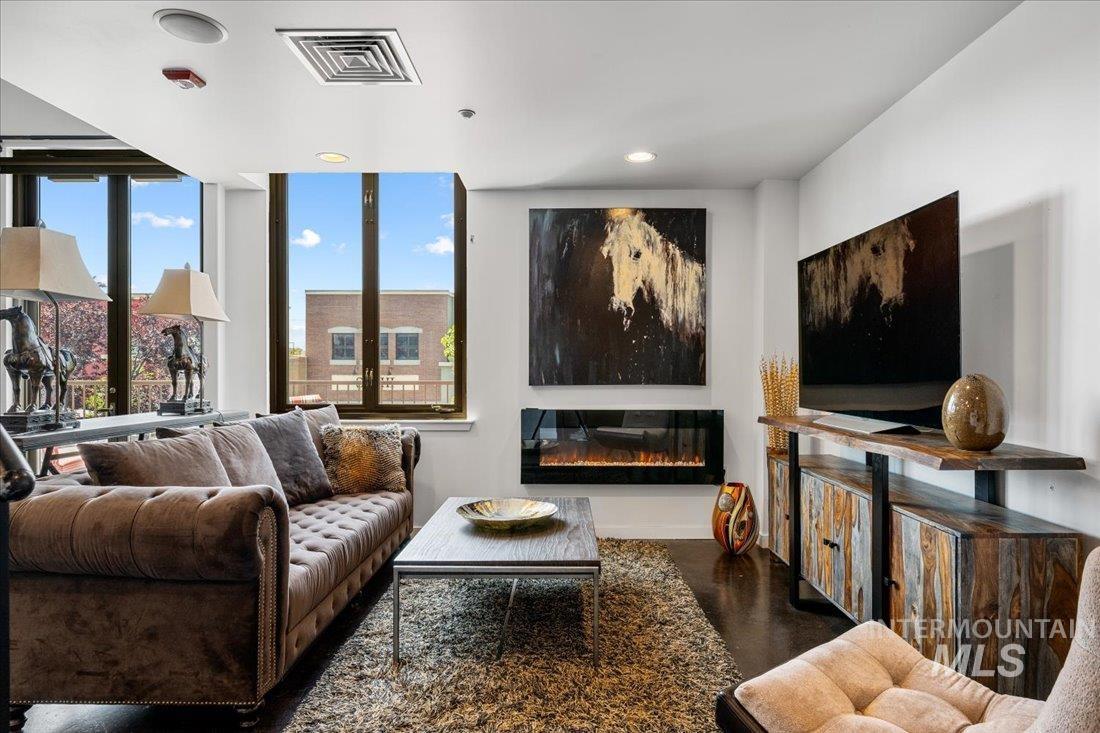 2399 E Riverwalk Dr., Boise, Idaho 83706, 1 Bedroom, 1.5 Bathrooms, Residential For Sale, Price $479,900, 98961616