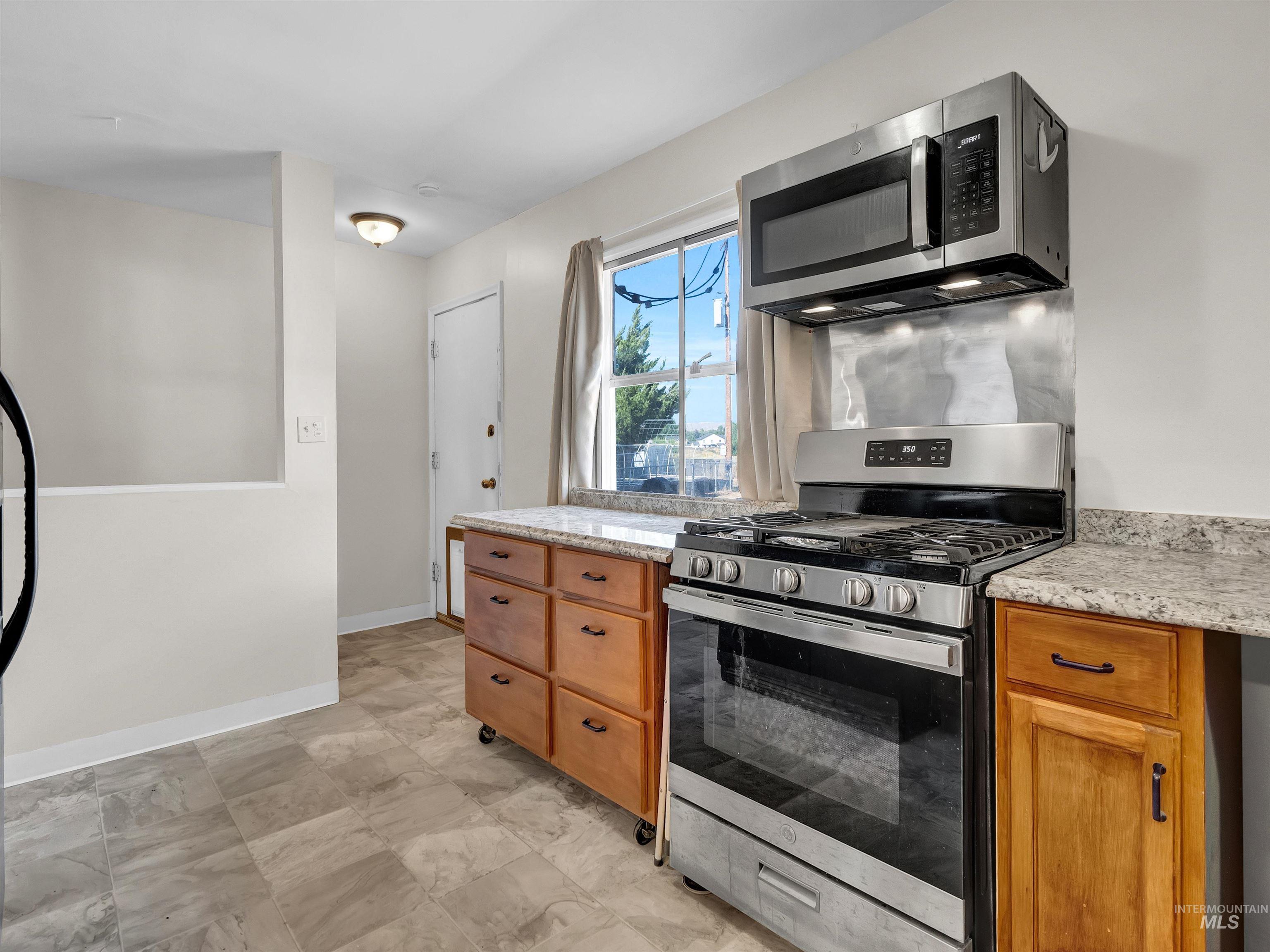 220 Baker Drive, Mountain Home, Idaho 83647, 4 Bedrooms, 1 Bathroom, Residential For Sale, Price $269,900, 98961618