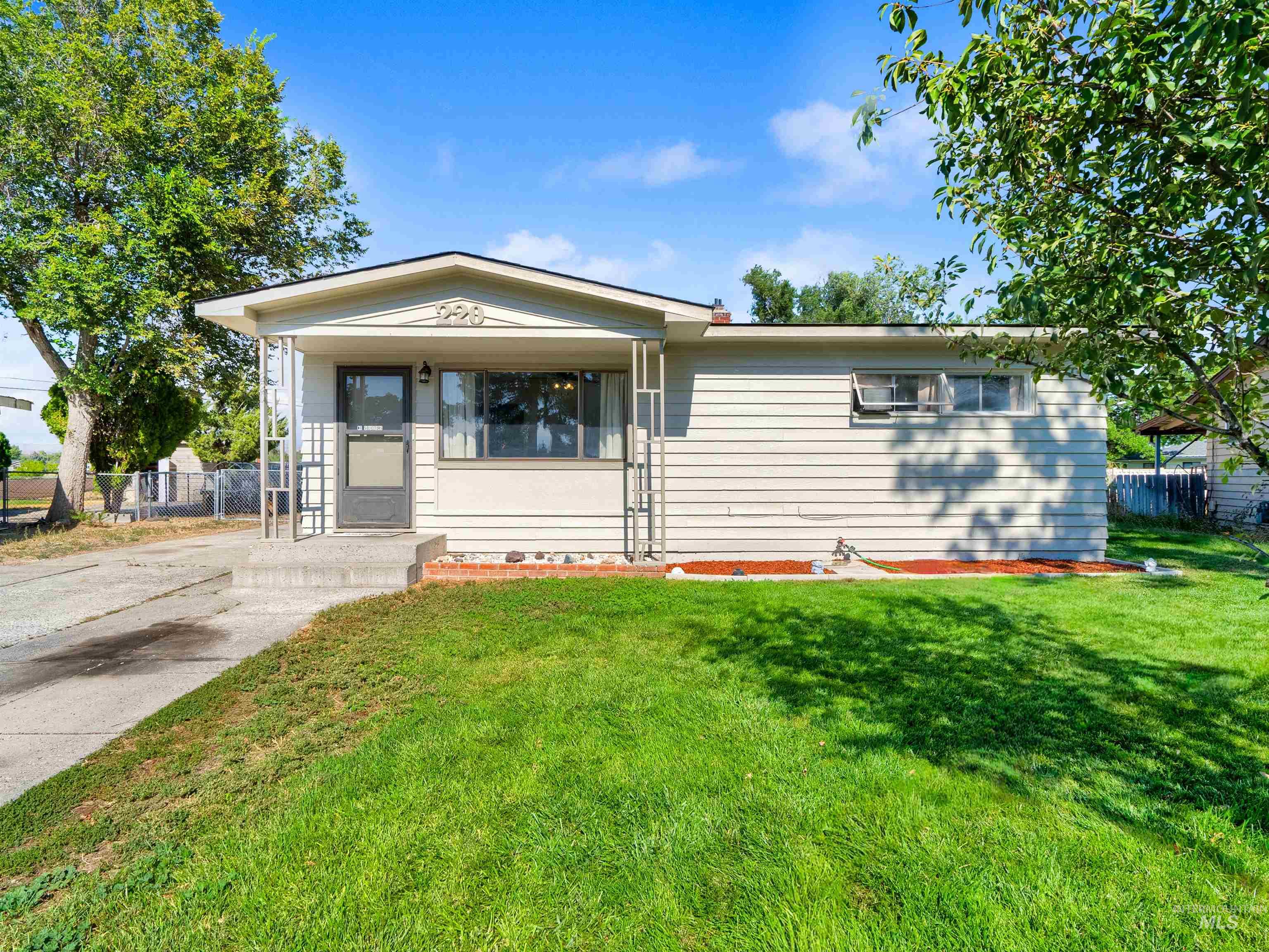 220 Baker Drive, Mountain Home, Idaho 83647, 4 Bedrooms, 1 Bathroom, Residential For Sale, Price $269,900, 98961618