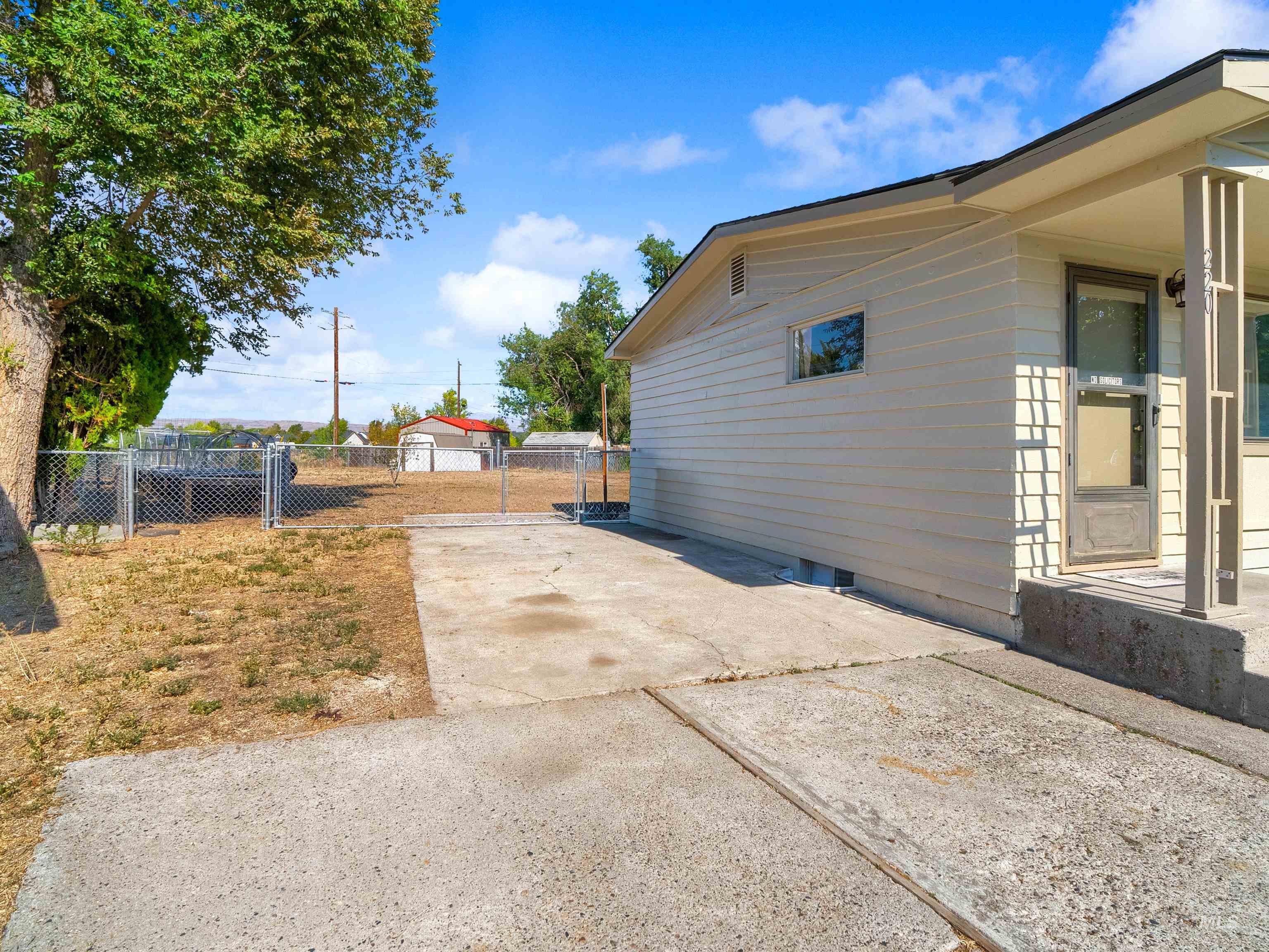 220 Baker Drive, Mountain Home, Idaho 83647, 4 Bedrooms, 1 Bathroom, Residential For Sale, Price $269,900, 98961618