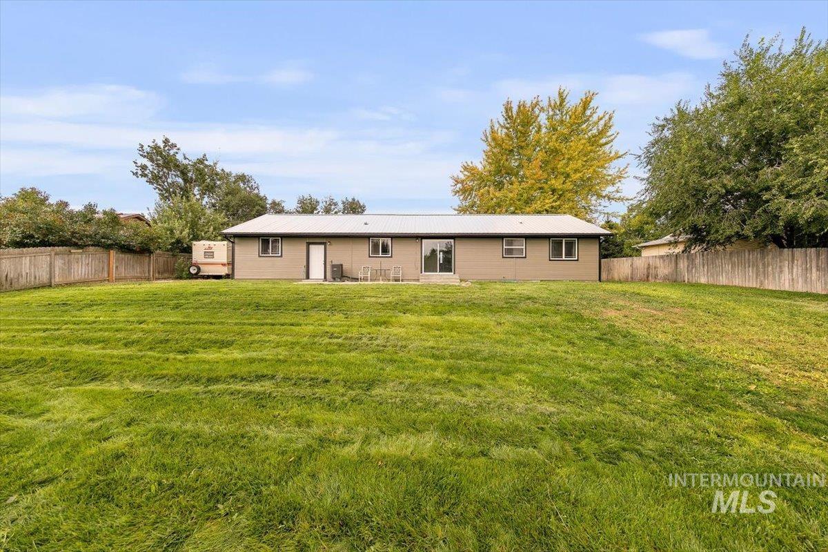 20574 Brown St., Greenleaf, Idaho 83626, 3 Bedrooms, 2 Bathrooms, Residential For Sale, Price $349,000, 98961634