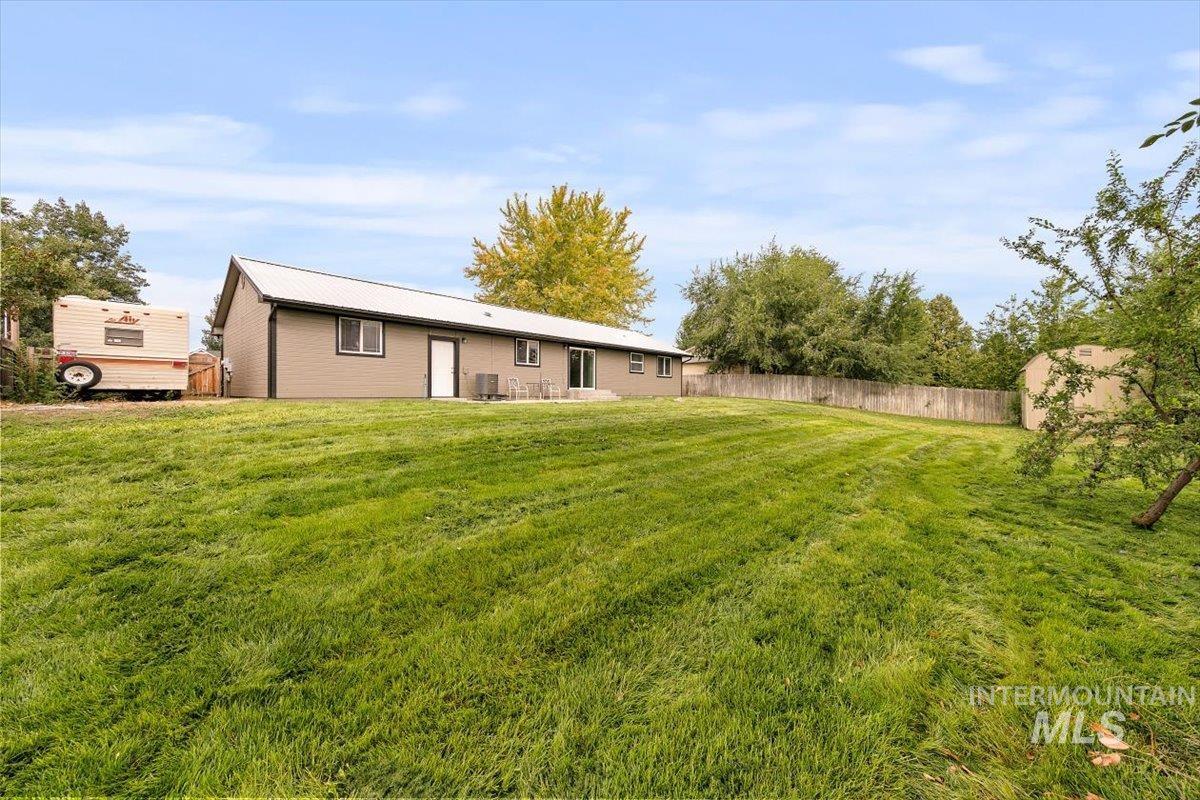 20574 Brown St., Greenleaf, Idaho 83626, 3 Bedrooms, 2 Bathrooms, Residential For Sale, Price $349,000, 98961634