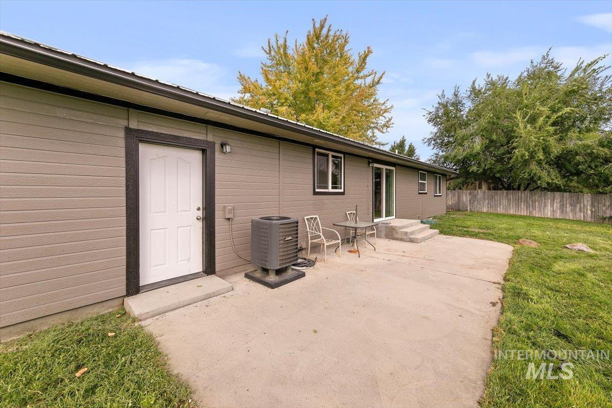 20574 Brown St., Greenleaf, Idaho 83626, 3 Bedrooms, 2 Bathrooms, Residential For Sale, Price $349,000, 98961634