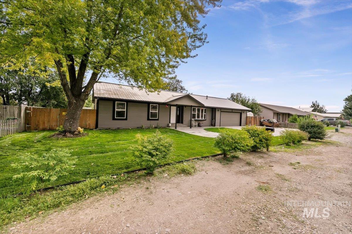 20574 Brown St., Greenleaf, Idaho 83626, 3 Bedrooms, 2 Bathrooms, Residential For Sale, Price $349,000, 98961634