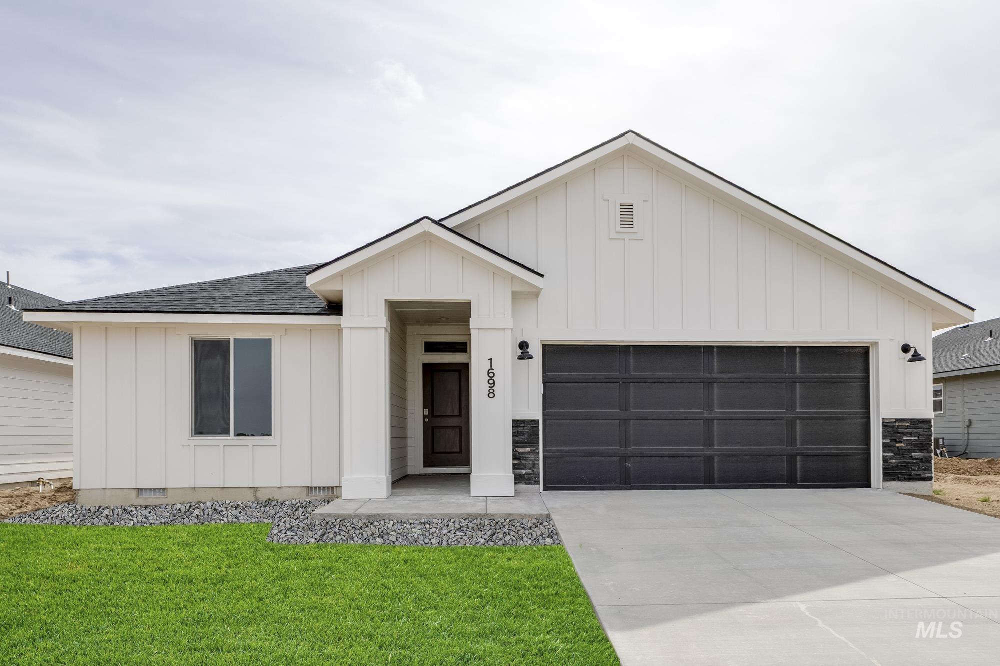 858 N Mirror Creek Way, Meridian, Idaho 83642, 4 Bedrooms, 2 Bathrooms, Residential For Sale, Price $475,990, 98961641