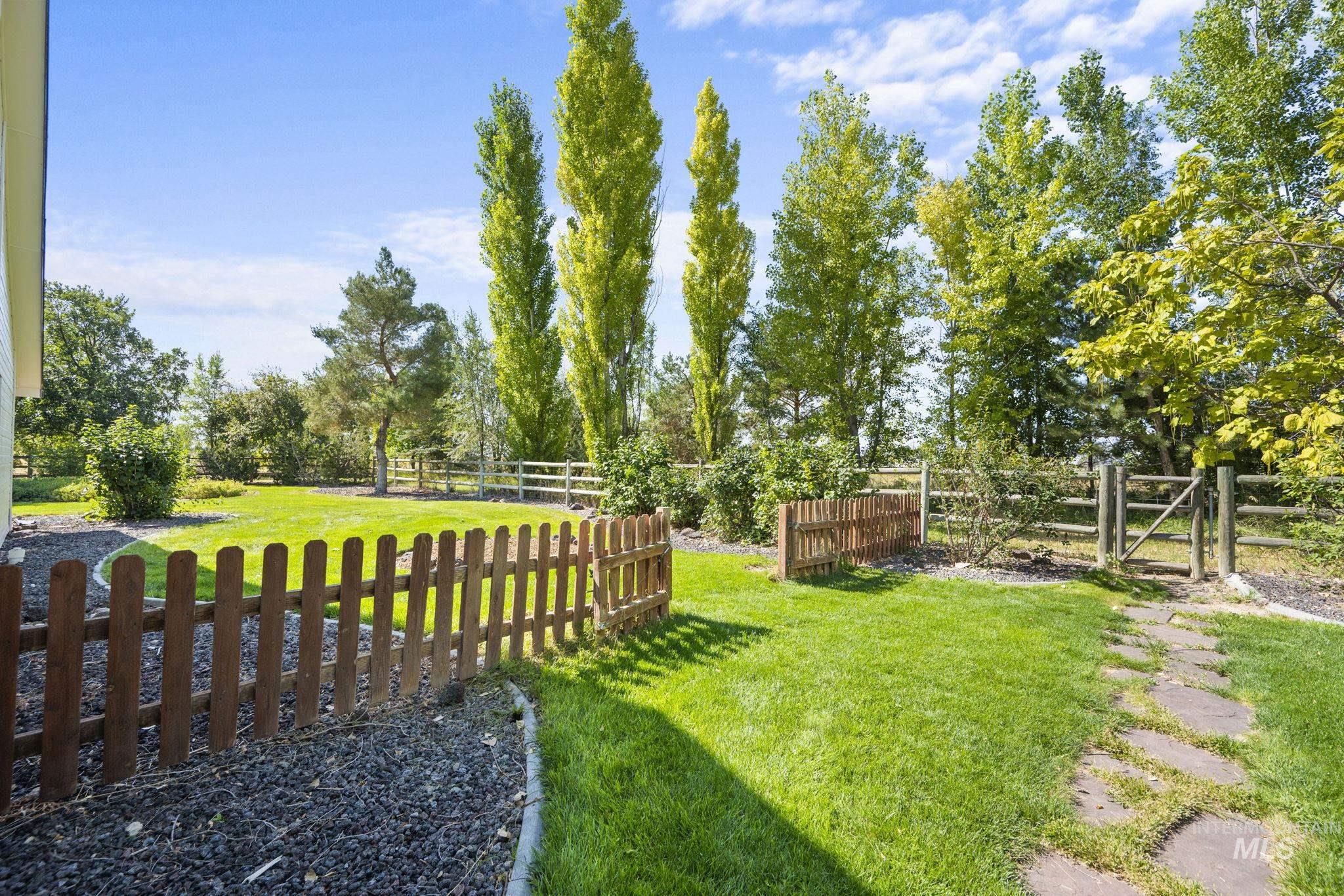 18568 S Cloverdale Rd, Kuna, Idaho 83634, 3 Bedrooms, 2.5 Bathrooms, Residential For Sale, Price $1,149,000, 98961709