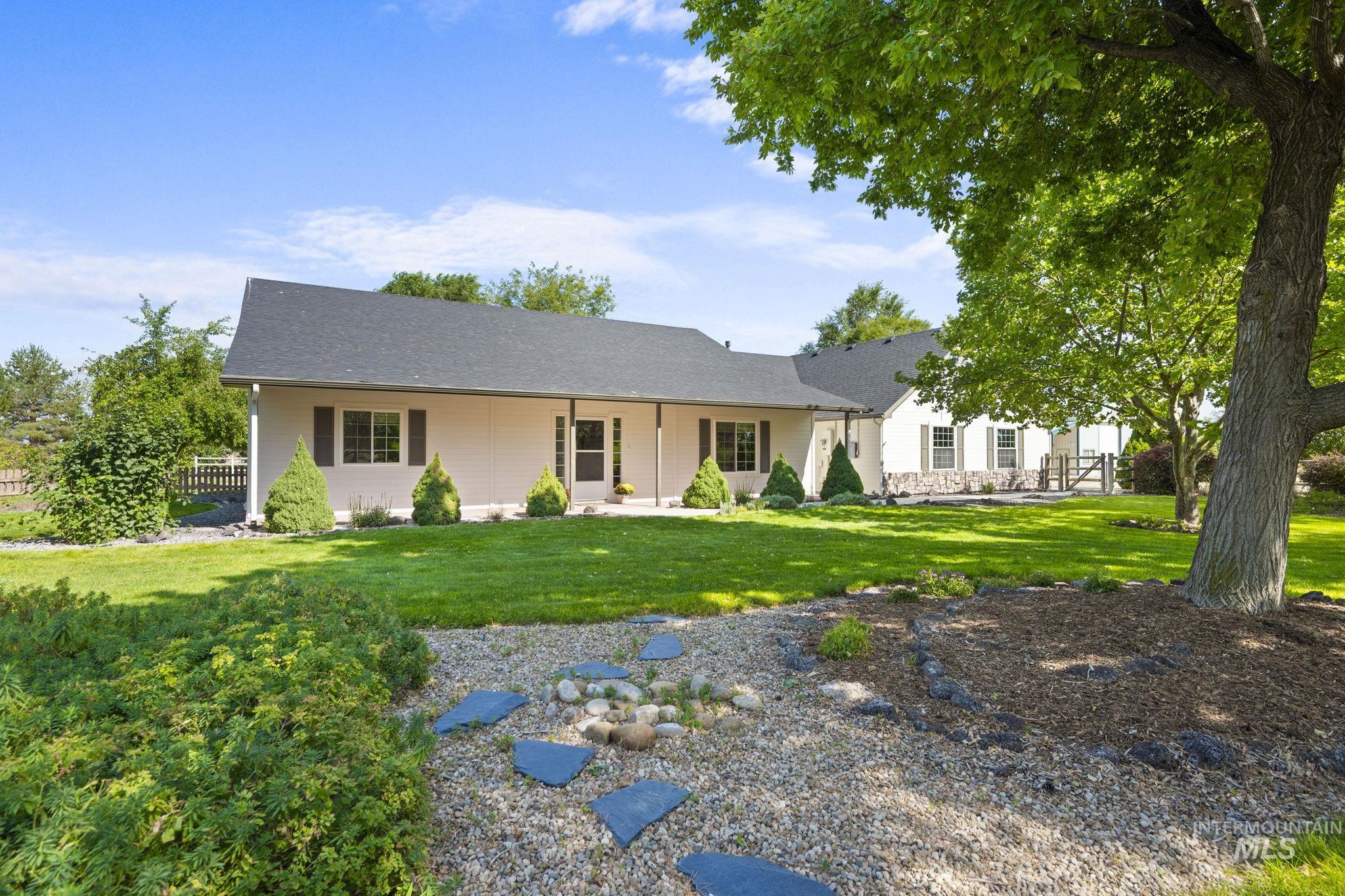 18568 S Cloverdale Rd, Kuna, Idaho 83634, 3 Bedrooms, 2.5 Bathrooms, Residential For Sale, Price $1,149,000, 98961709