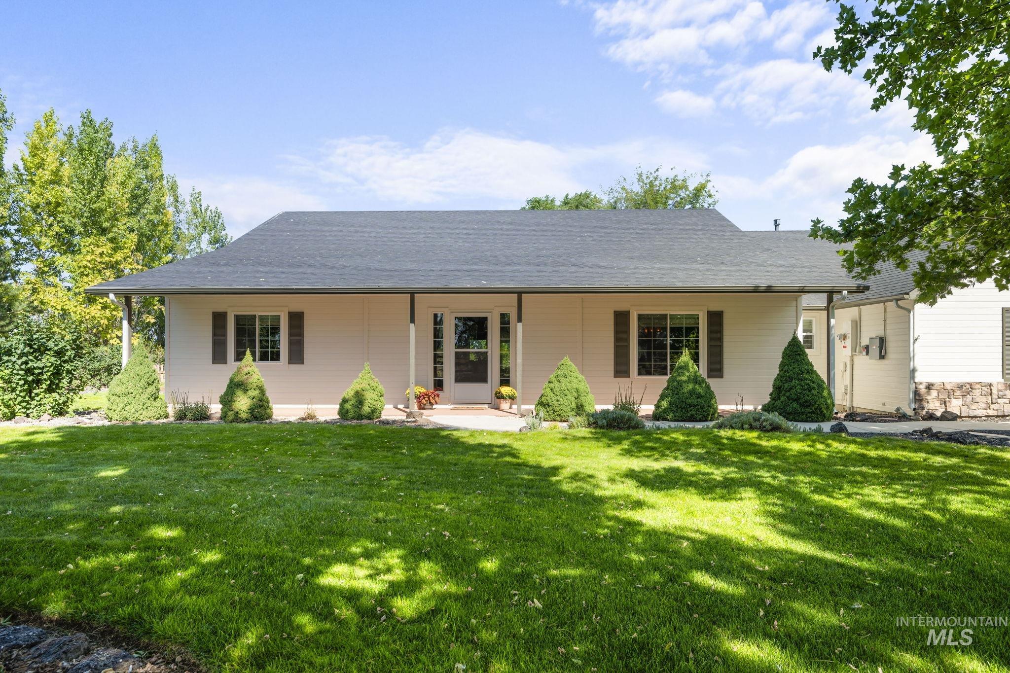 18568 S Cloverdale Rd, Kuna, Idaho 83634, 3 Bedrooms, 2.5 Bathrooms, Residential For Sale, Price $1,149,000, 98961709