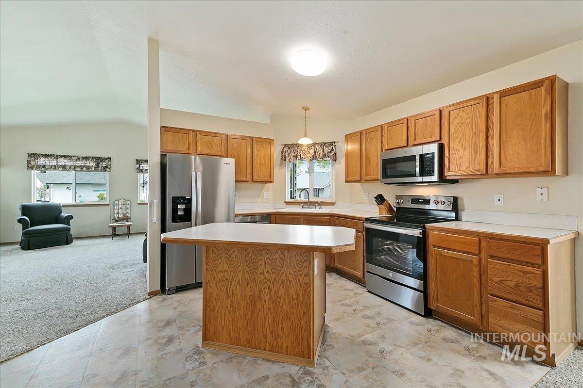 716 W Oxford Dr, Nampa, Idaho 83651, 2 Bedrooms, 2 Bathrooms, Residential For Sale, Price $279,000, 98961712
