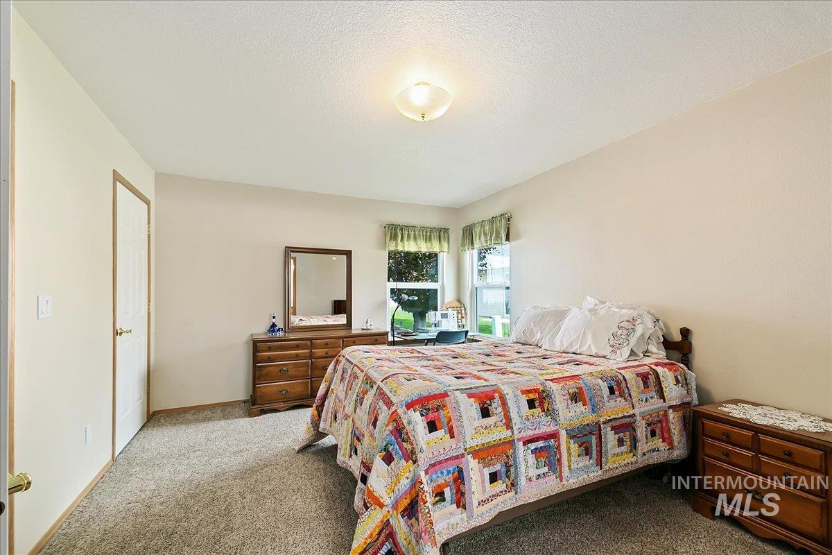 716 W Oxford Dr, Nampa, Idaho 83651, 2 Bedrooms, 2 Bathrooms, Residential For Sale, Price $279,000, 98961712