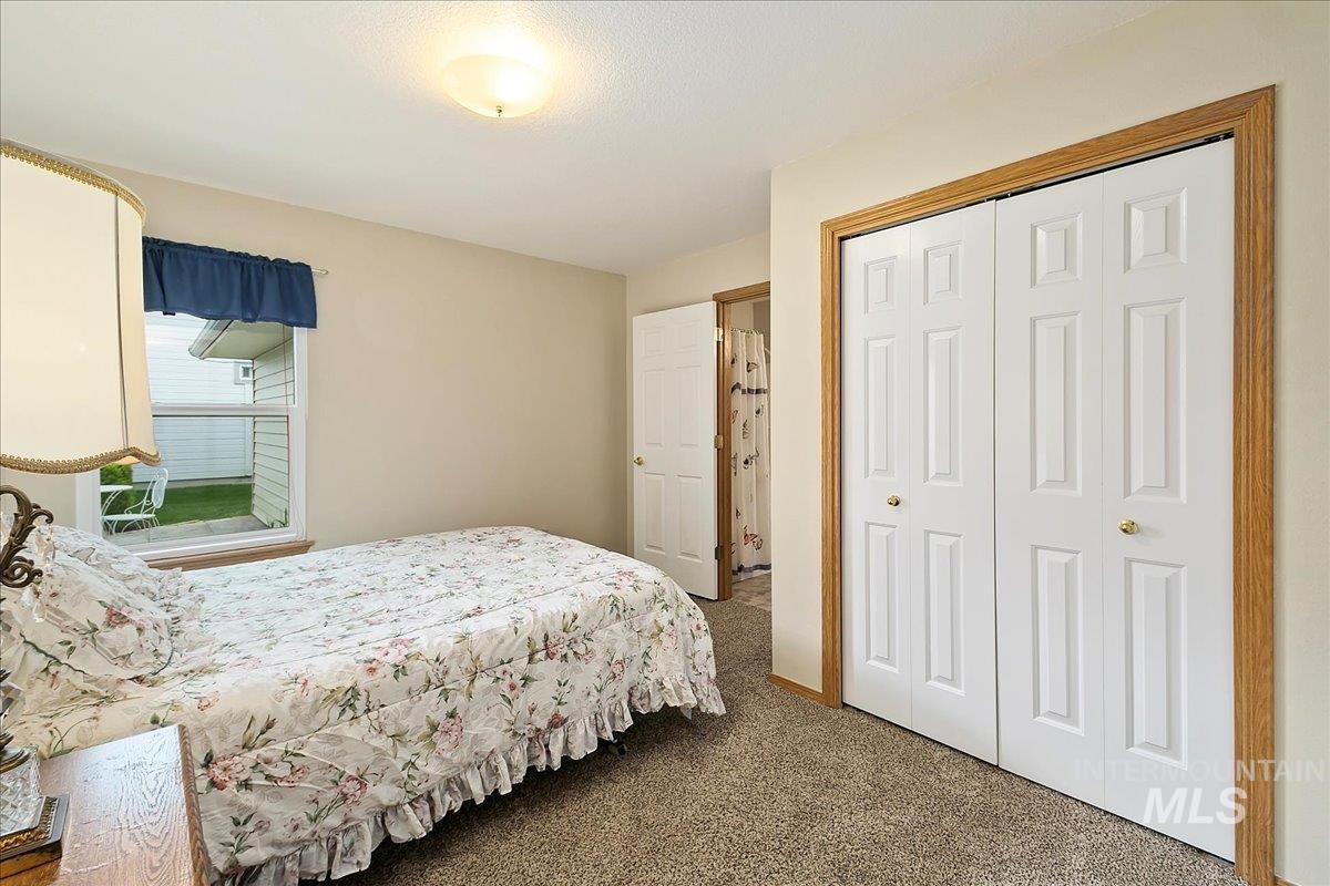 716 W Oxford Dr, Nampa, Idaho 83651, 2 Bedrooms, 2 Bathrooms, Residential For Sale, Price $279,000, 98961712