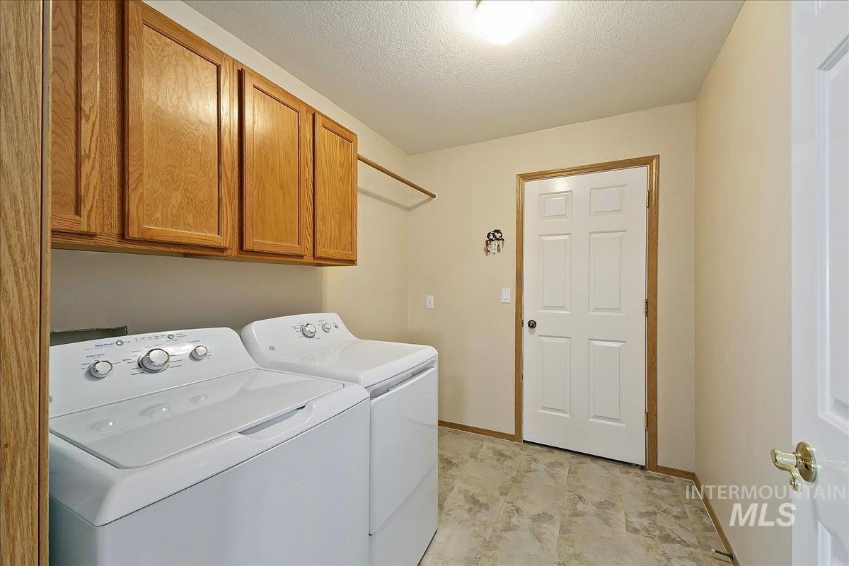 716 W Oxford Dr, Nampa, Idaho 83651, 2 Bedrooms, 2 Bathrooms, Residential For Sale, Price $279,000, 98961712