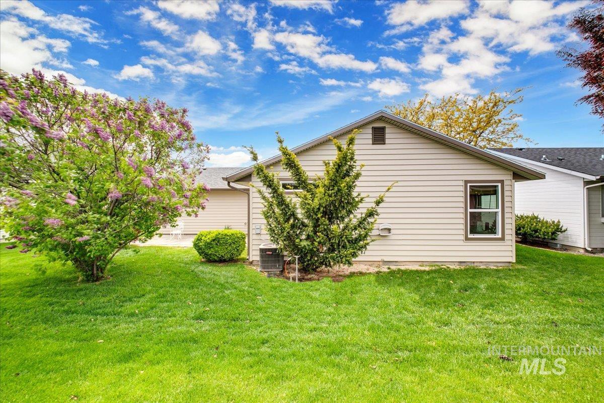 716 W Oxford Dr, Nampa, Idaho 83651, 2 Bedrooms, 2 Bathrooms, Residential For Sale, Price $279,000, 98961712