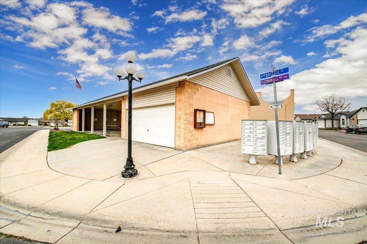 716 W Oxford Dr, Nampa, Idaho 83651, 2 Bedrooms, 2 Bathrooms, Residential For Sale, Price $279,000, 98961712
