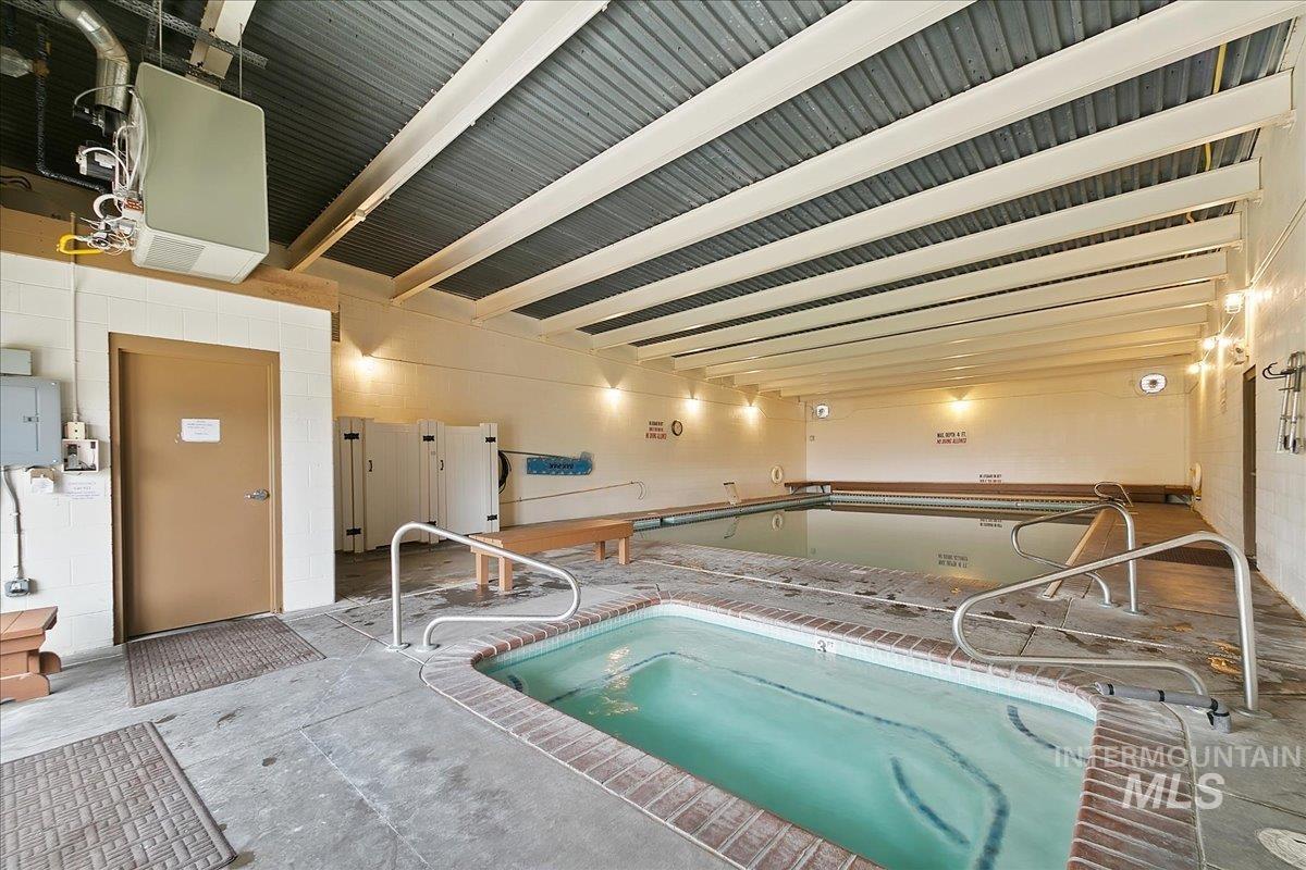 716 W Oxford Dr, Nampa, Idaho 83651, 2 Bedrooms, 2 Bathrooms, Residential For Sale, Price $279,000, 98961712
