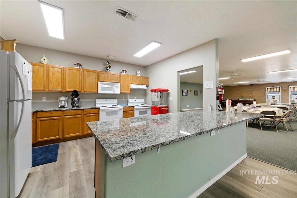 716 W Oxford Dr, Nampa, Idaho 83651, 2 Bedrooms, 2 Bathrooms, Residential For Sale, Price $279,000, 98961712