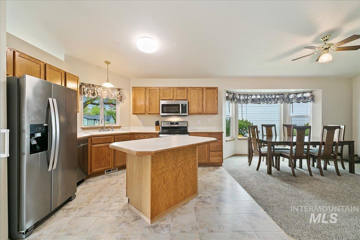 716 W Oxford Dr, Nampa, Idaho 83651, 2 Bedrooms, 2 Bathrooms, Residential For Sale, Price $279,000, 98961712