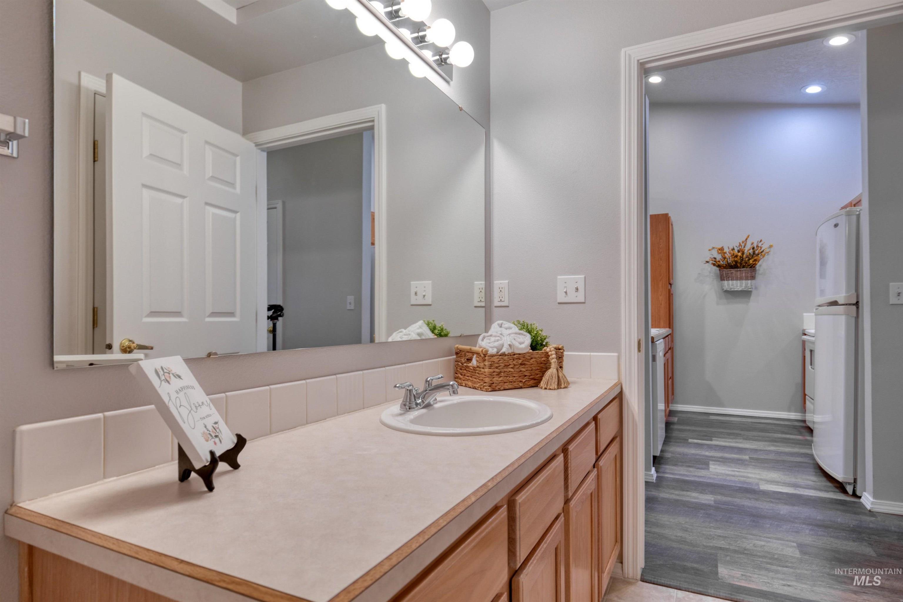 99 E Waterbury Ln, Meridian, Idaho 83646, 2 Bedrooms, 2 Bathrooms, Residential For Sale, Price $310,000, 98961721