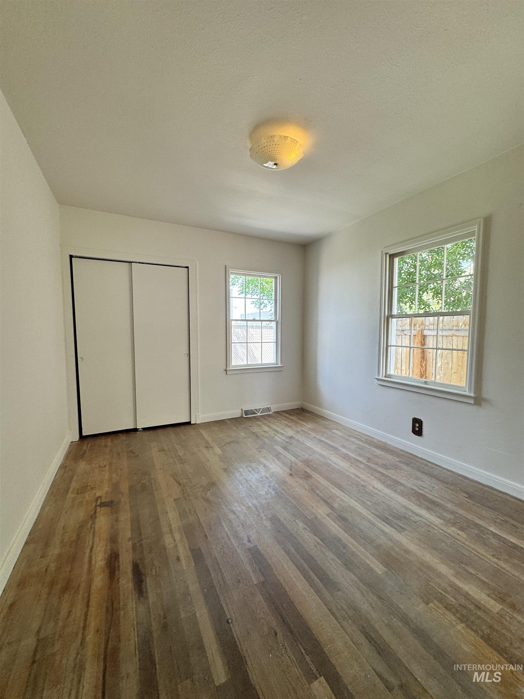 1115 11th Avenue East, Twin Falls, Idaho 83301, 3 Bedrooms, Business/Commercial For Sale, Price $249,900, 98961730