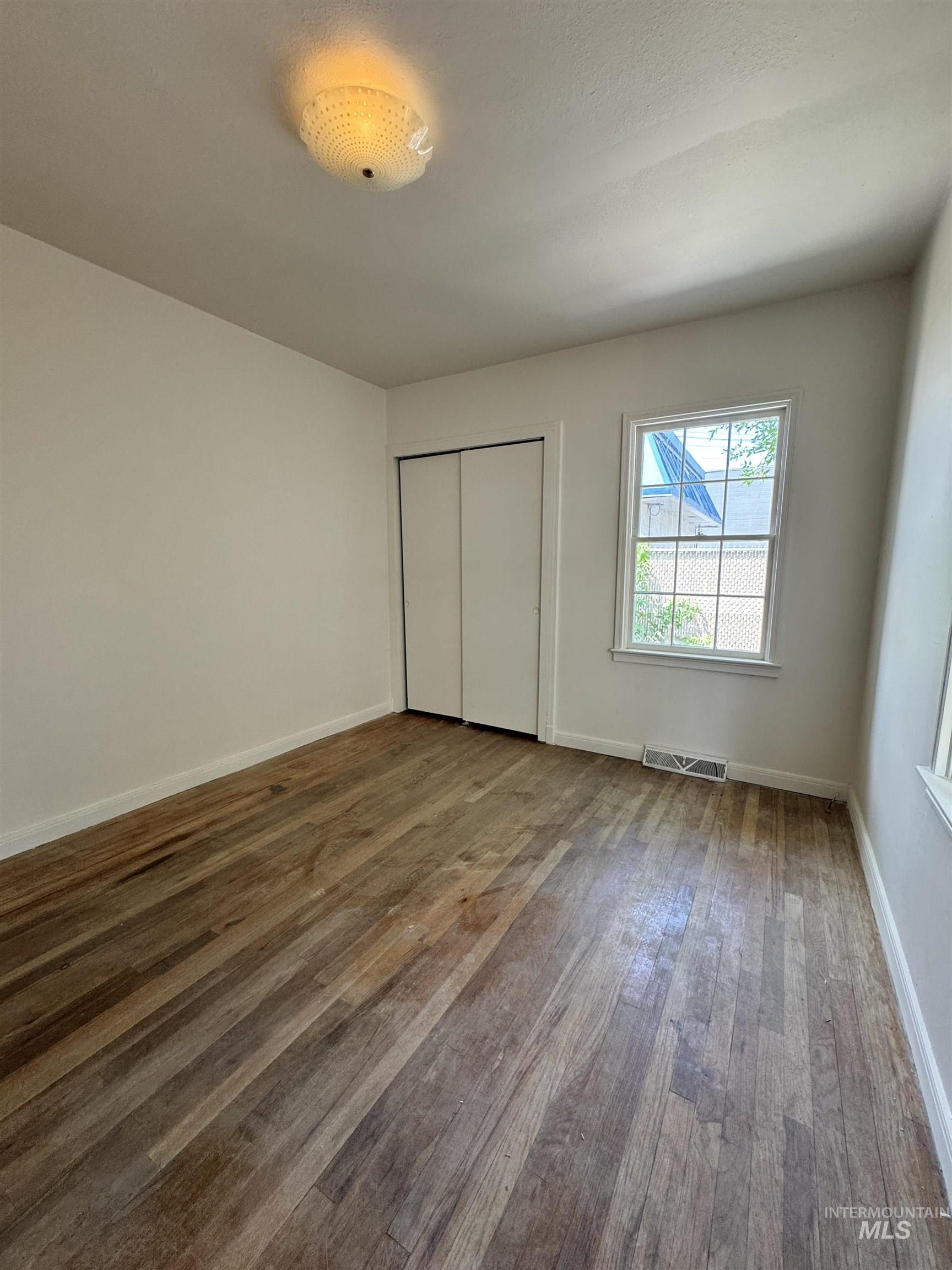 1115 11th Avenue East, Twin Falls, Idaho 83301, 3 Bedrooms, Business/Commercial For Sale, Price $249,900, 98961730