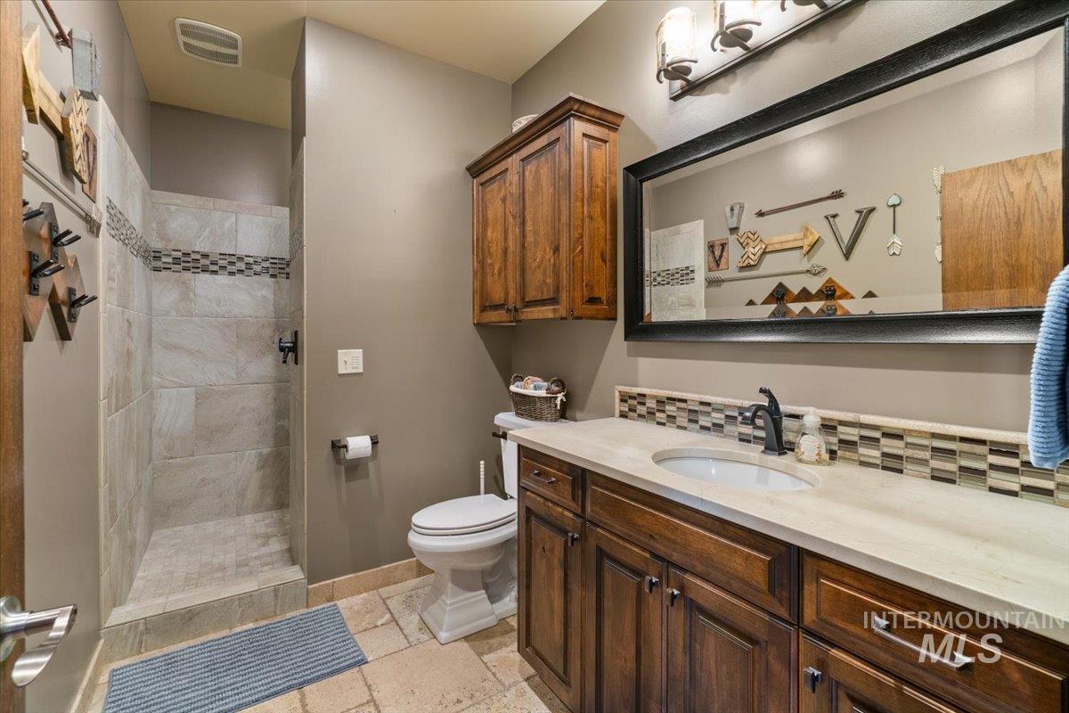 16801 Meadow Ln, Nampa, Idaho 83687, 4 Bedrooms, 3 Bathrooms, Residential For Sale, Price $1,590,000, 98961735