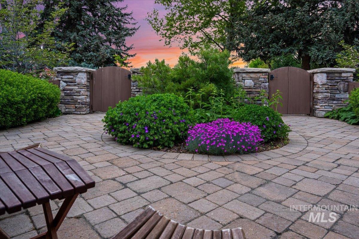 16801 Meadow Ln, Nampa, Idaho 83687, 4 Bedrooms, 3 Bathrooms, Residential For Sale, Price $1,590,000, 98961735