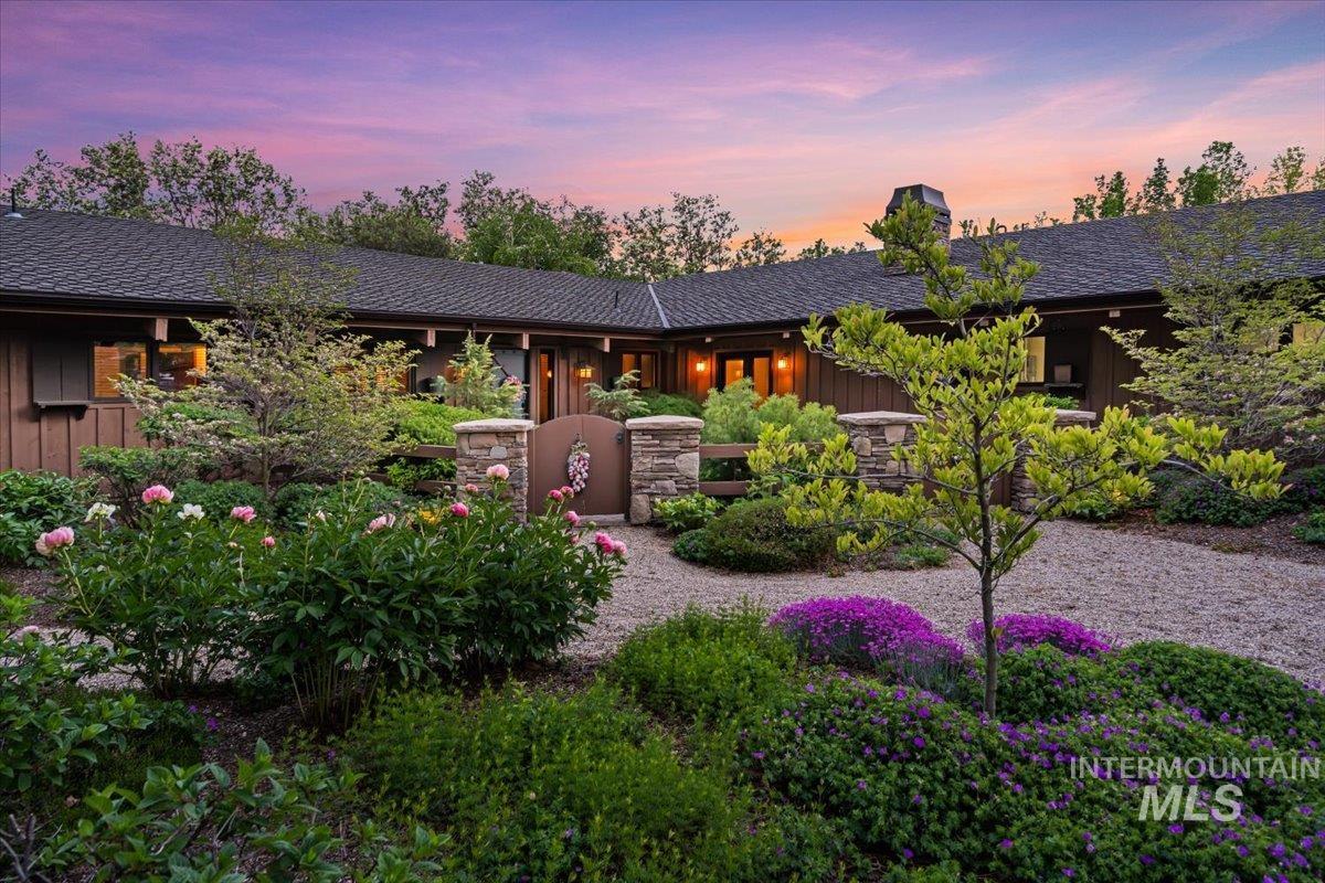 16801 Meadow Ln, Nampa, Idaho 83687, 4 Bedrooms, 3 Bathrooms, Residential For Sale, Price $1,590,000, 98961735