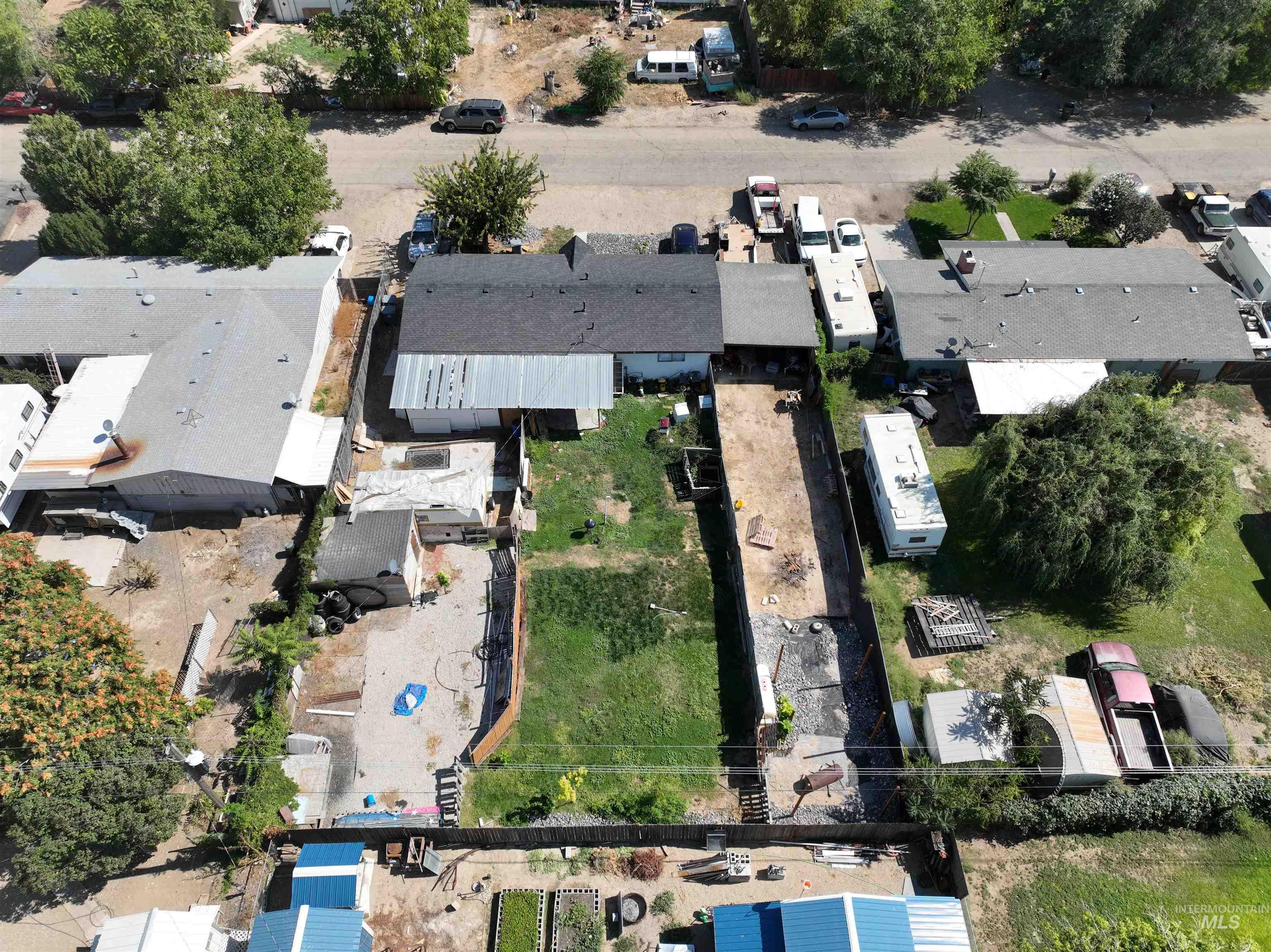 Aerial view of property and surrounding area