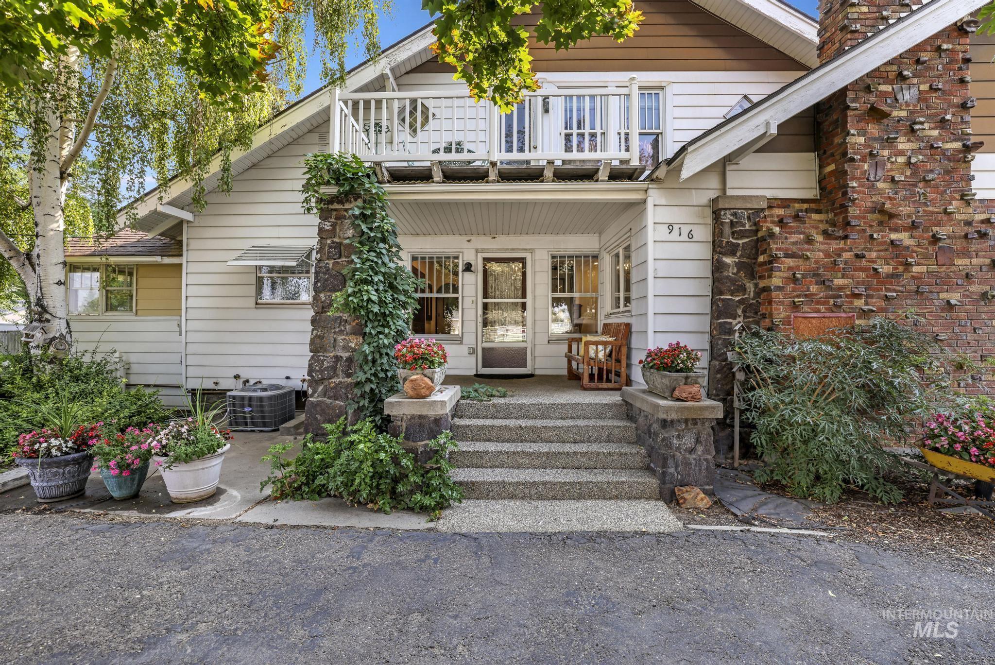 916 Hankins Rd N, Twin Falls, Idaho 83301, 3 Bedrooms, 4 Bathrooms, Residential For Sale, Price $795,000, 98961760
